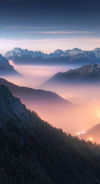 Duschrückwand - Nebliger Blick auf Dolomiten