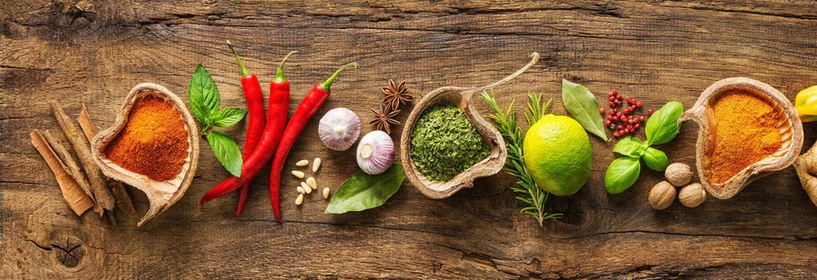 Küchenrückwand - Kräuter & Gewürze auf Holz