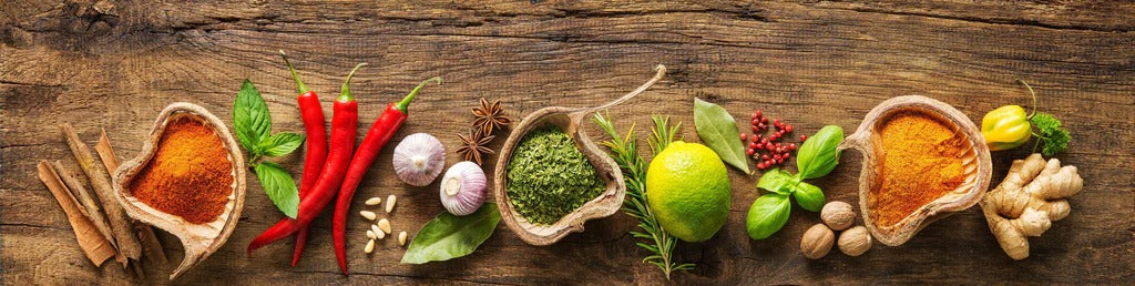 Küchenrückwand - Kräuter & Gewürze auf Holz