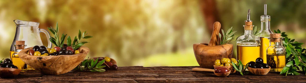 Küchenrückwand - Olivenöl & Oliven