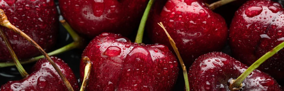 Küchenrückwand - Kirschen mit Wasserperlen