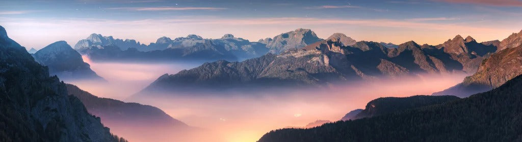 Küchenrückwand - Nebliger Blick auf Dolomiten