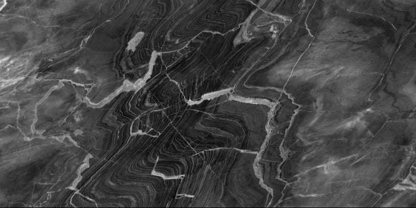 Küchenrückwand - Schwarzer Marmor mit weißen Adern