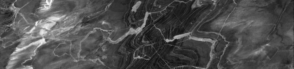 Küchenrückwand - Schwarzer Marmor mit weißen Adern