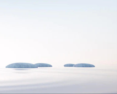 Küchenrückwand - Steine und Gras im See Querformat