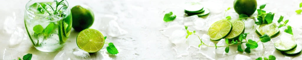 Küchenrückwand - Hausgemachte Limettenlimonade mit Gurke