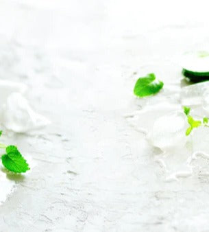 Küchenrückwand - Hausgemachte Limettenlimonade mit Gurke