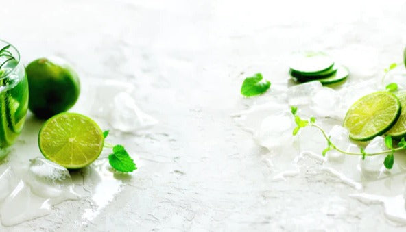 Küchenrückwand - Hausgemachte Limettenlimonade mit Gurke