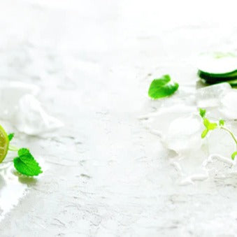 Küchenrückwand - Hausgemachte Limettenlimonade mit Gurke