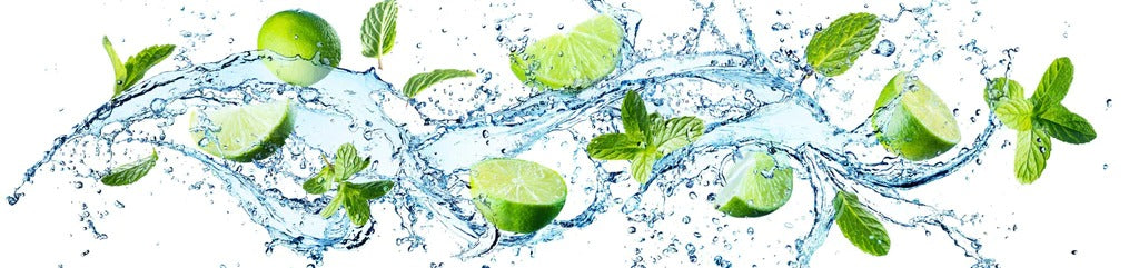 Küchenrückwand - Wasserspritzer mit Minzblättern und Limettenspalten