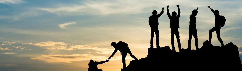 Küchenrückwand - Gruppe von Menschen auf dem Gipfel