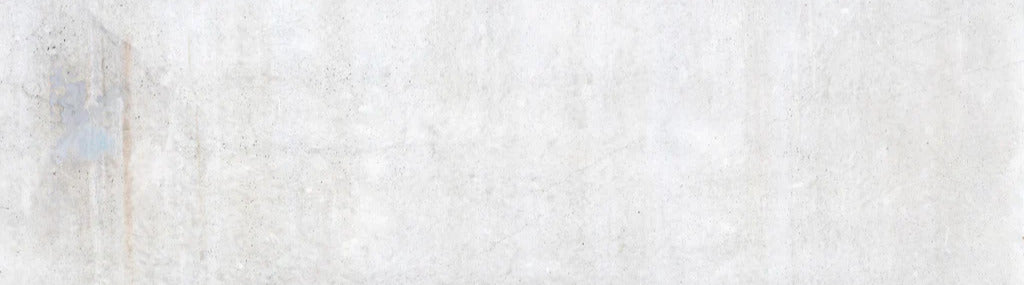 Küchenrückwand - Weiß-bläuliche Betonwand