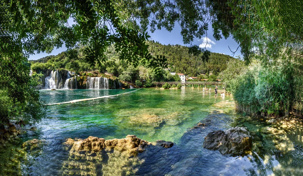 Küchenrückwand - Mediterraner Wasserfall