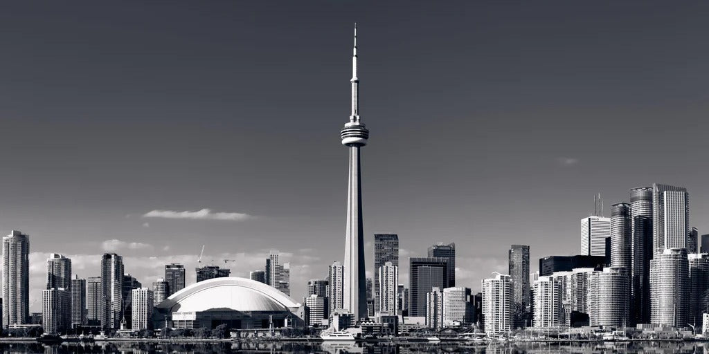 Spritzschutz - Skyline von Toronto mit CN Turm in schwarz weiß