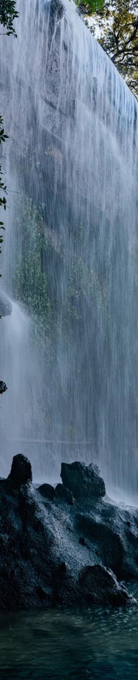 Duschrückwand - Der Wasserfall Cascade Du Casteu in Castel Hill