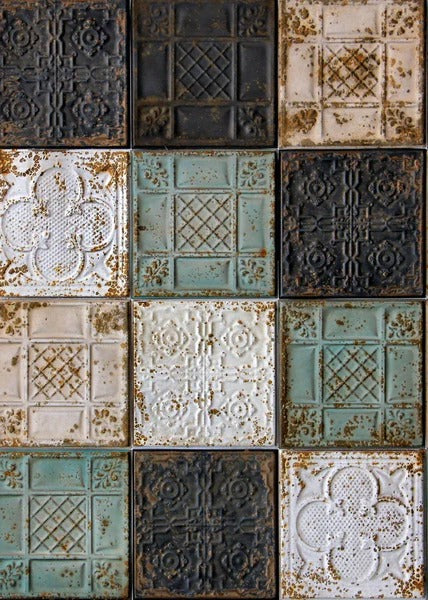 Spritzschutz - Rustikal aussehende orientalische Deckenplatten