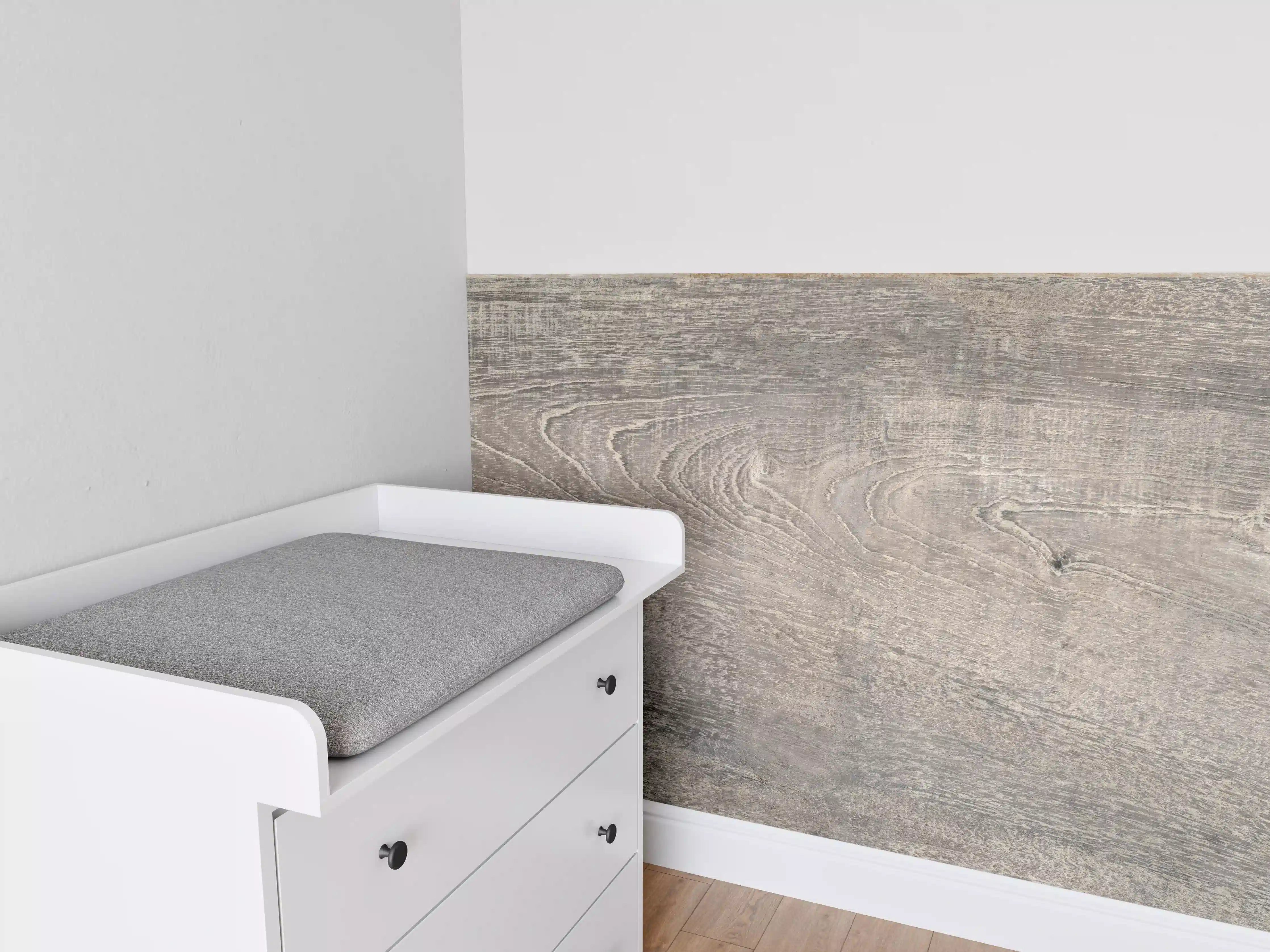 Babyzimmer Wandgestaltung - Lange Grau-Bräunliche Holzplatte