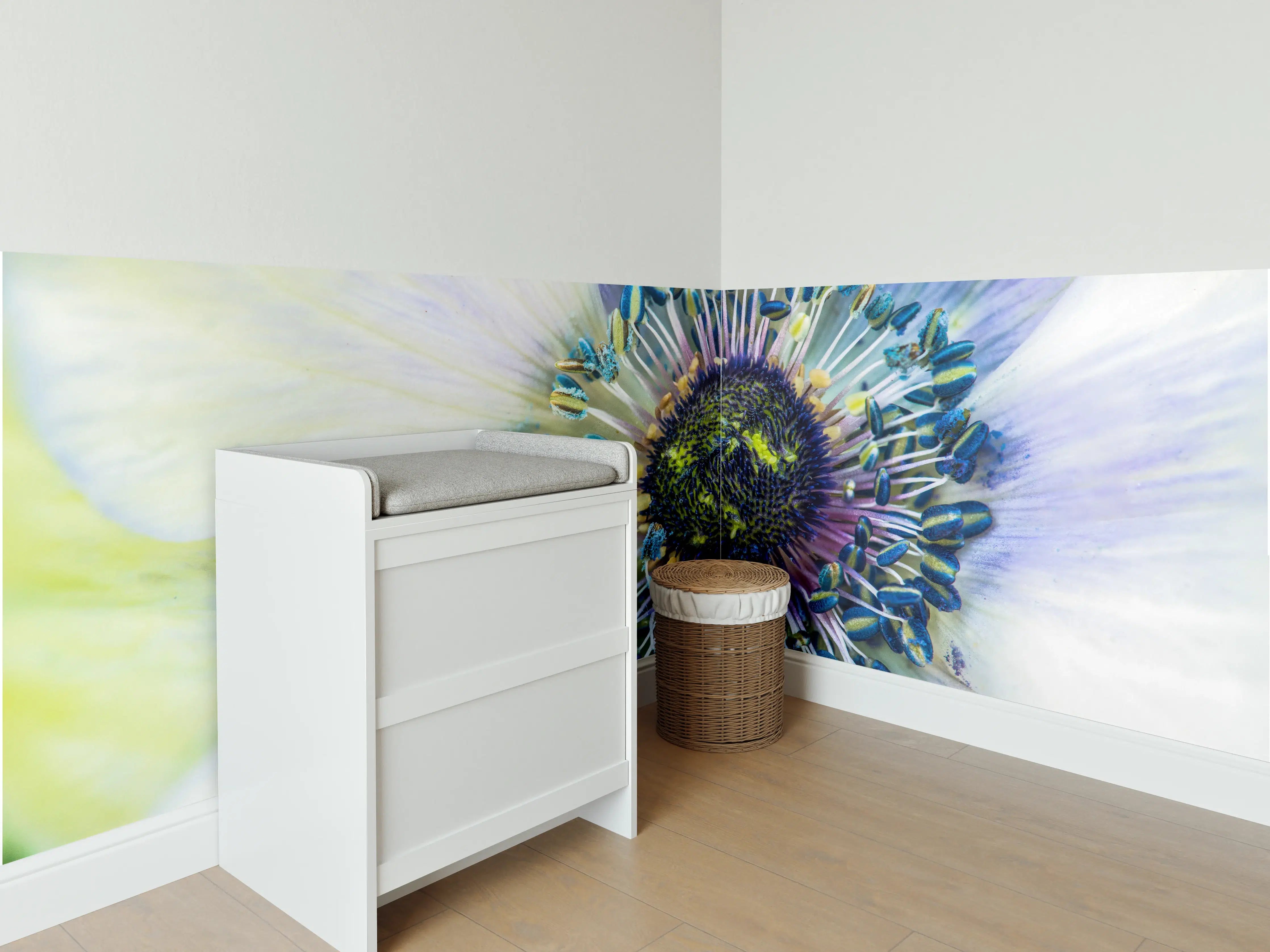 Babyzimmer Wandgestaltung - hübsche aufblühende Blume