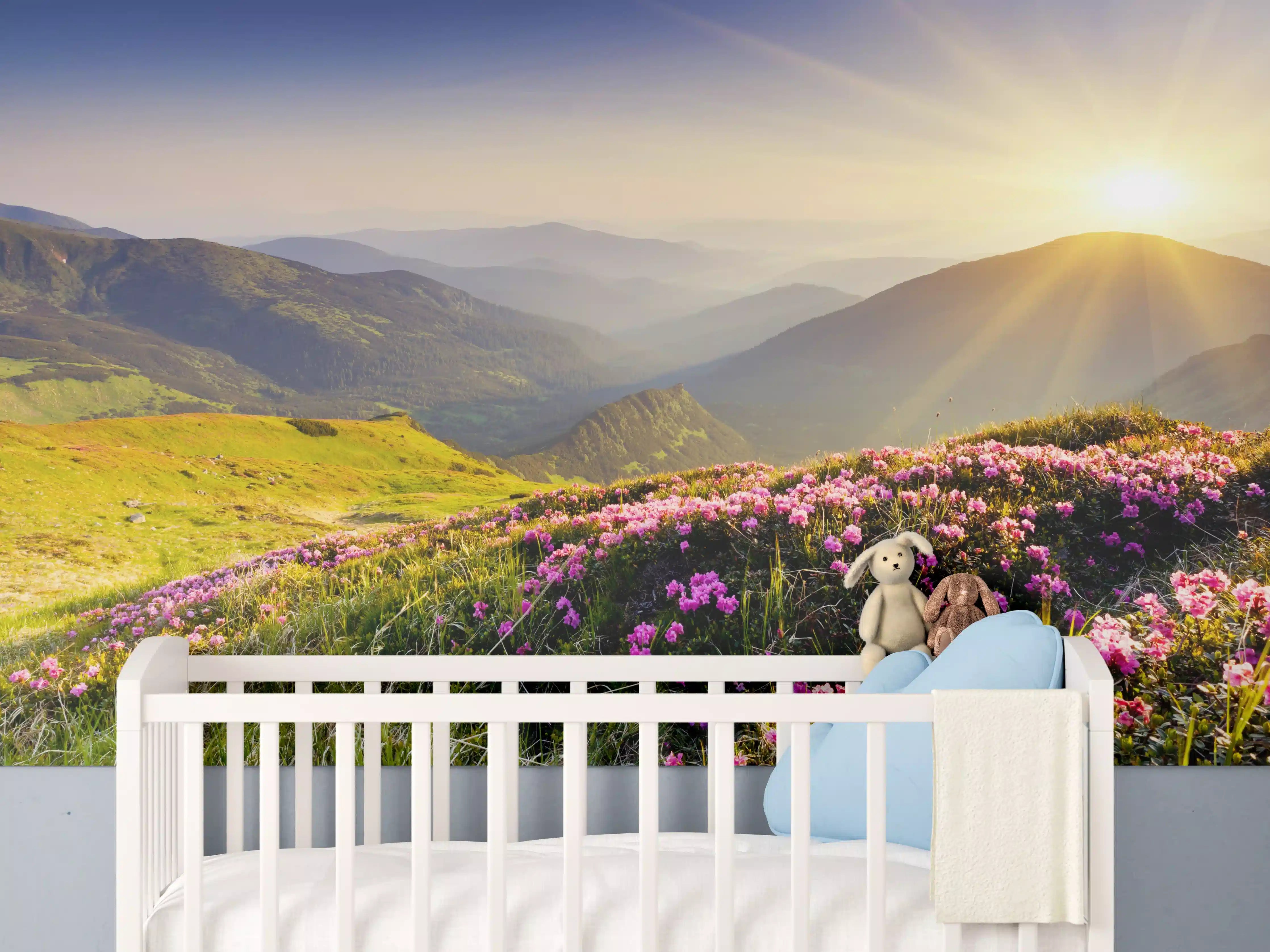 Babyzimmer Wandgestaltung - ruhige Berglandschaft in der Schweiz