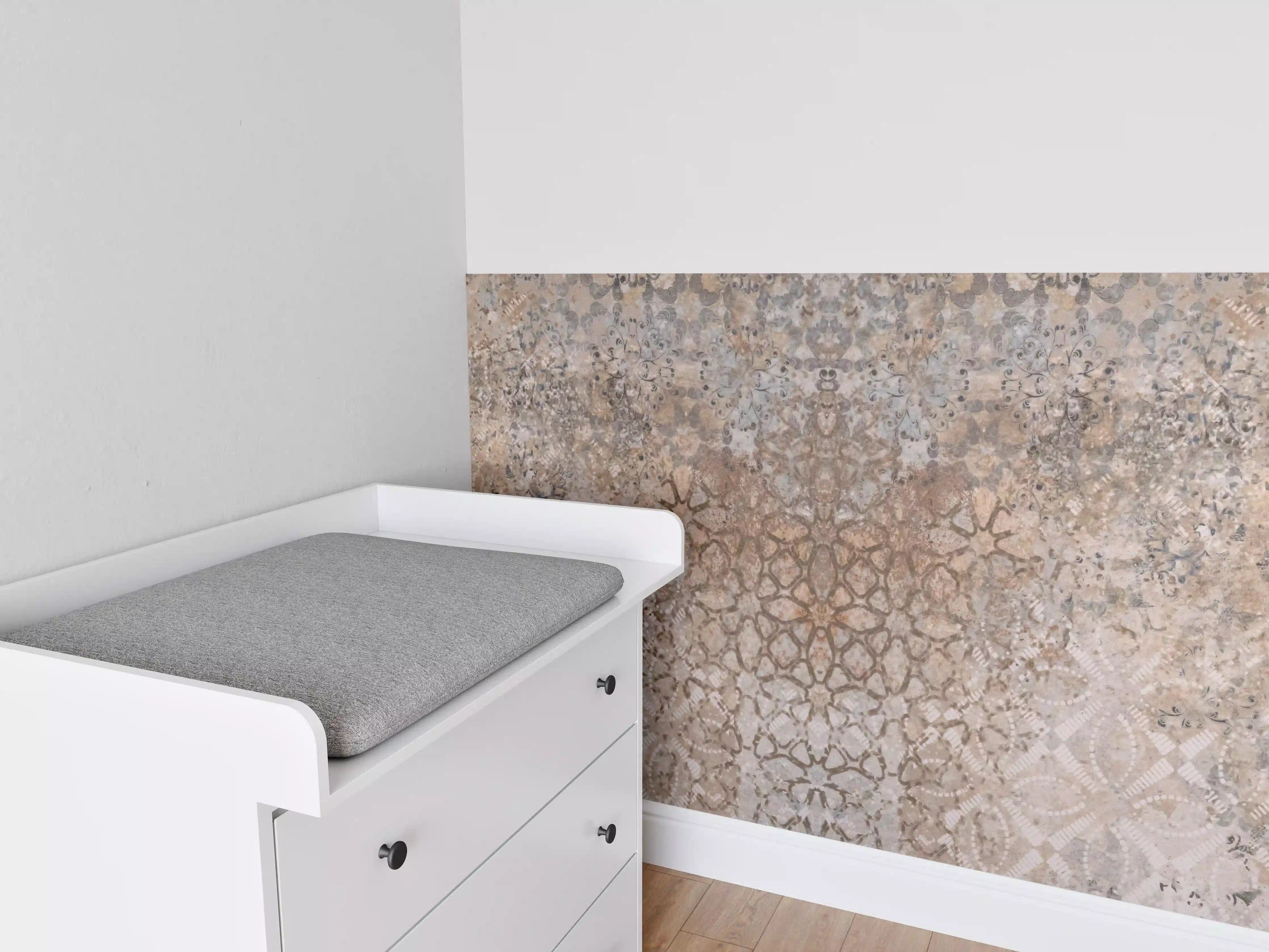 Babyzimmer Wandgestaltung - Abgenutzte bräunliche Vintage Tapete