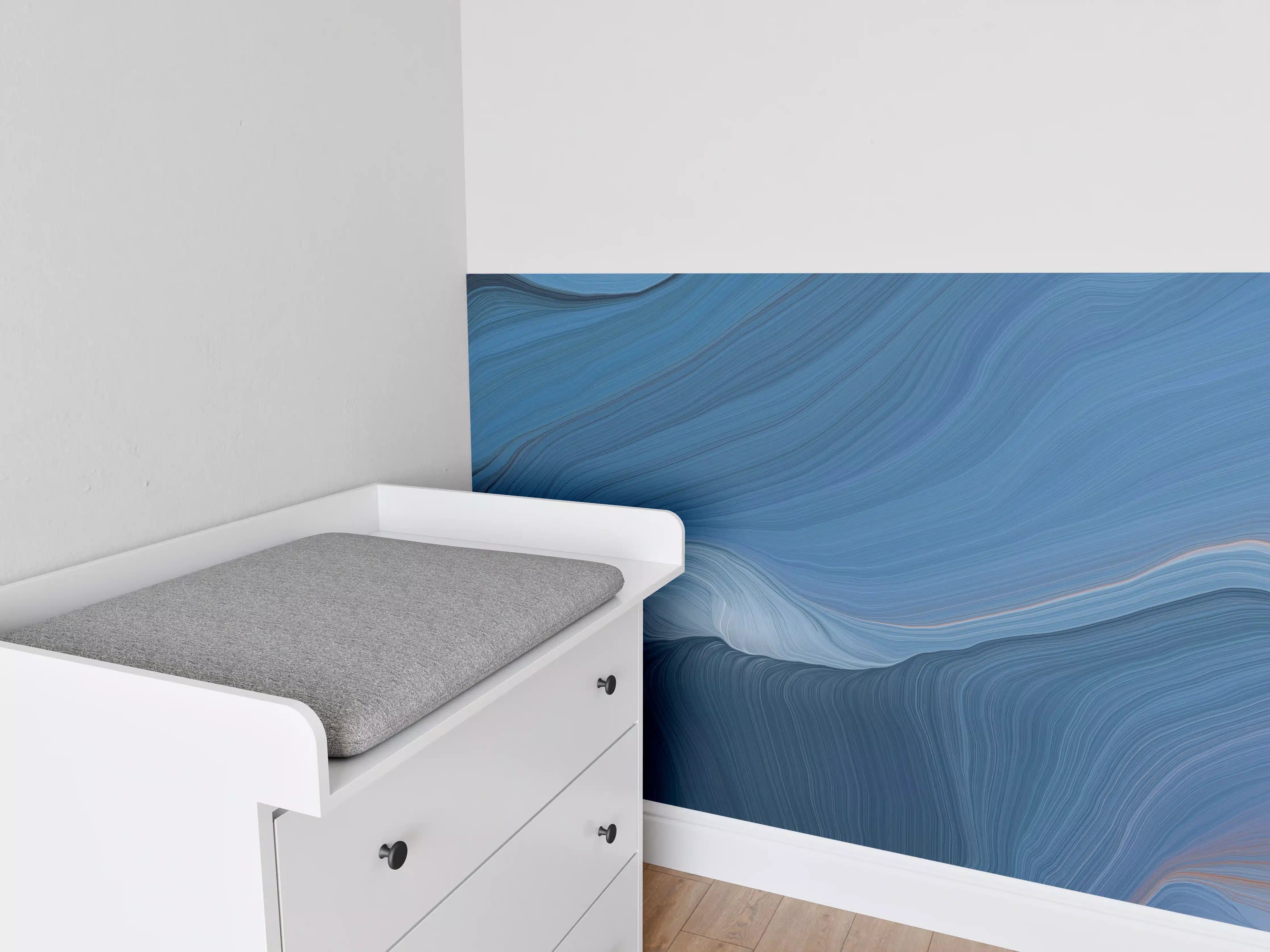 Babyzimmer Wandgestaltung - Abstrakte blaue Kunst in sanften Wellen