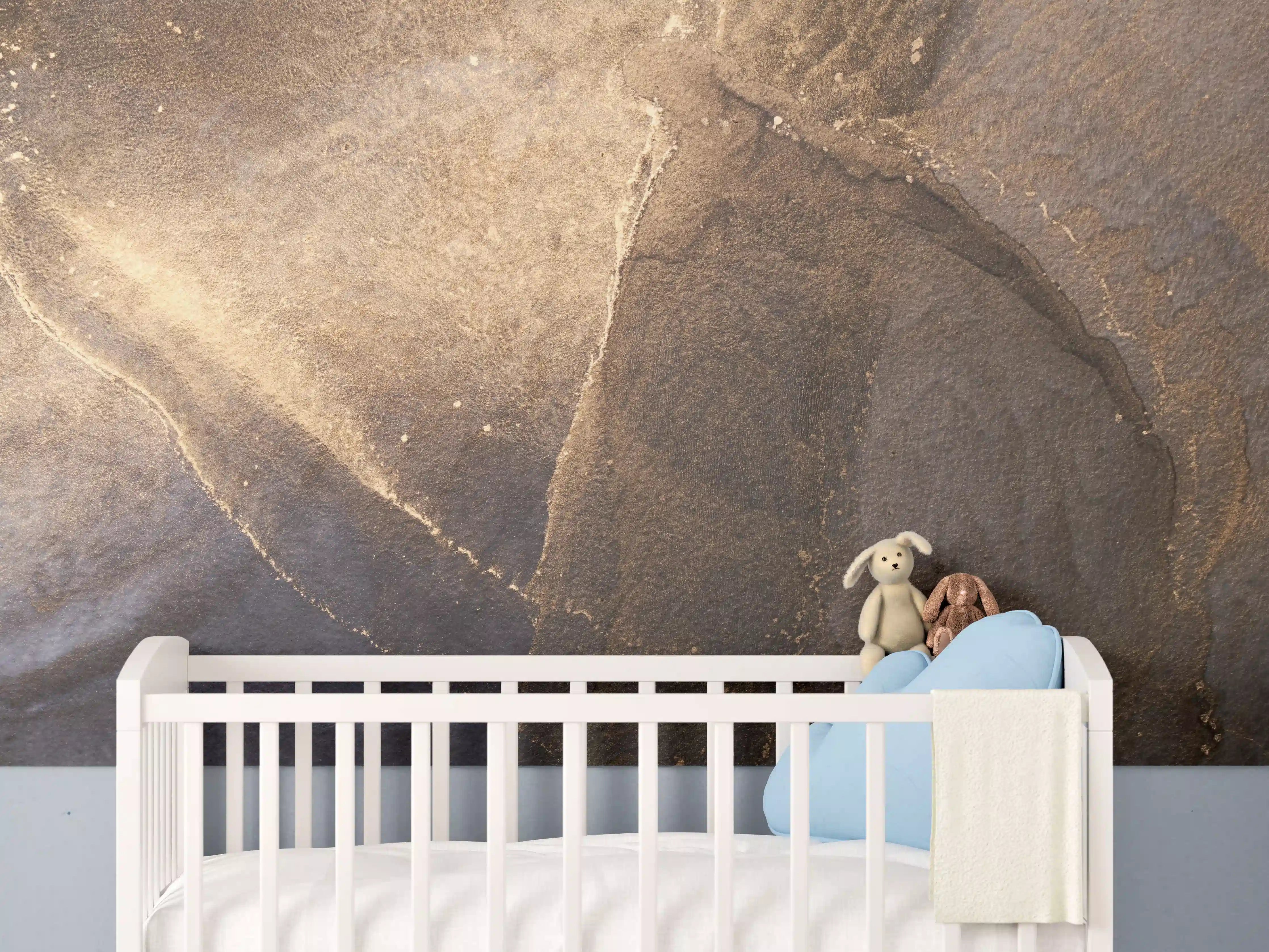 Babyzimmer Wandgestaltung - Abstrakte dunkle Tinte mit Goldelementen