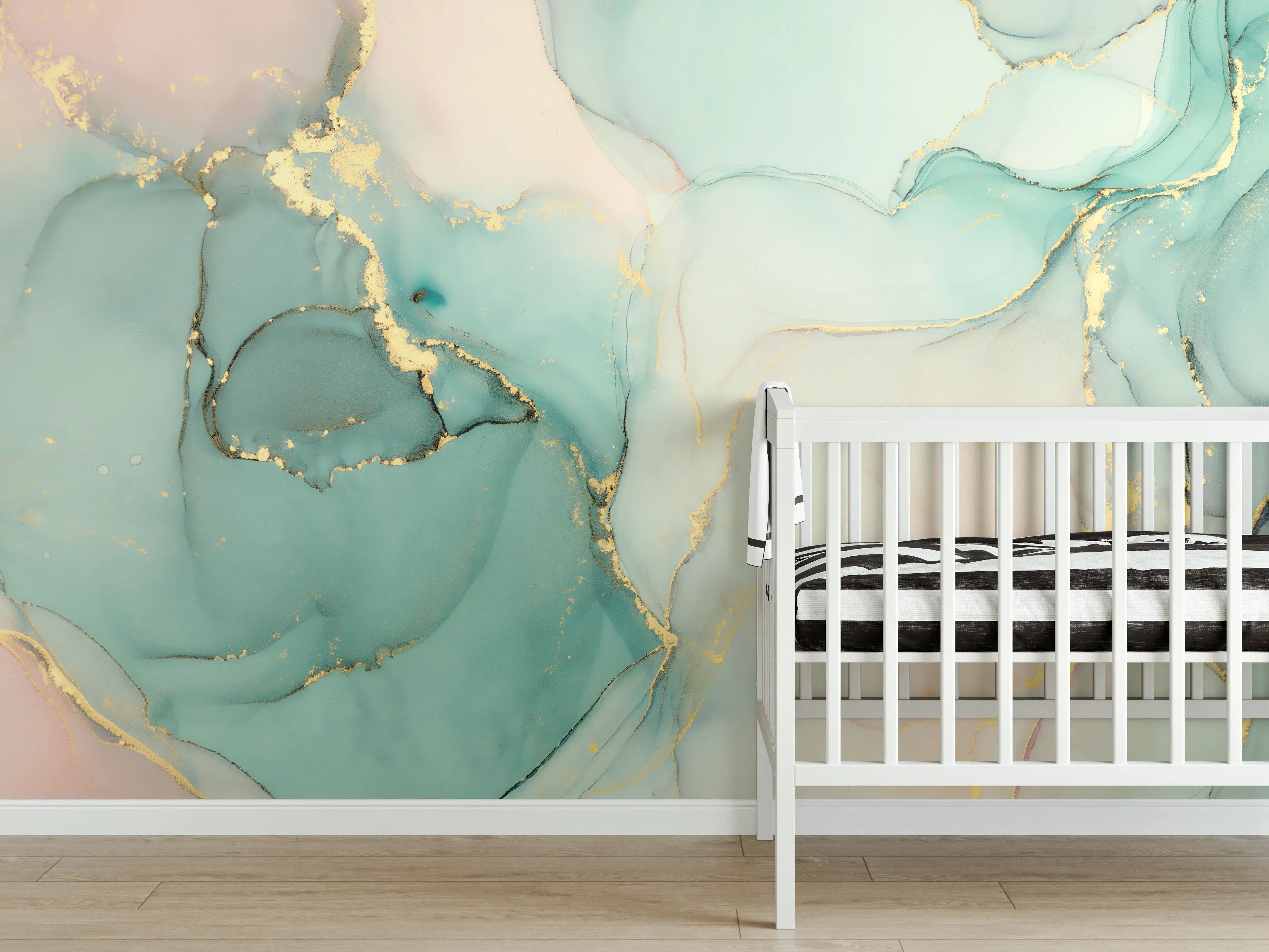 Babyzimmer Wandgestaltung - Abstrakte grünliche Muster mit goldenem Rand