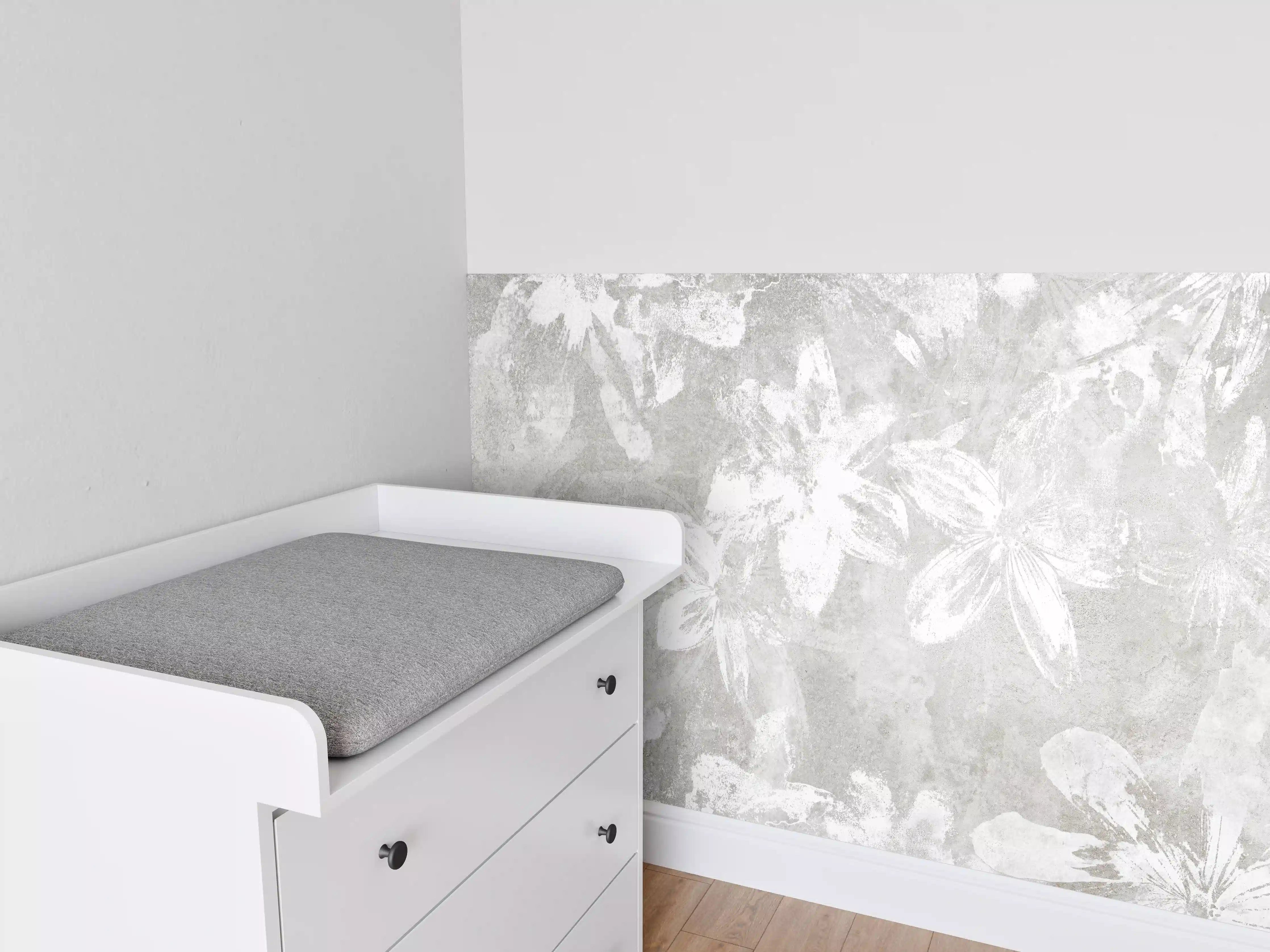 Babyzimmer Wandgestaltung - Abstrakte weiße Blumen auf Beton