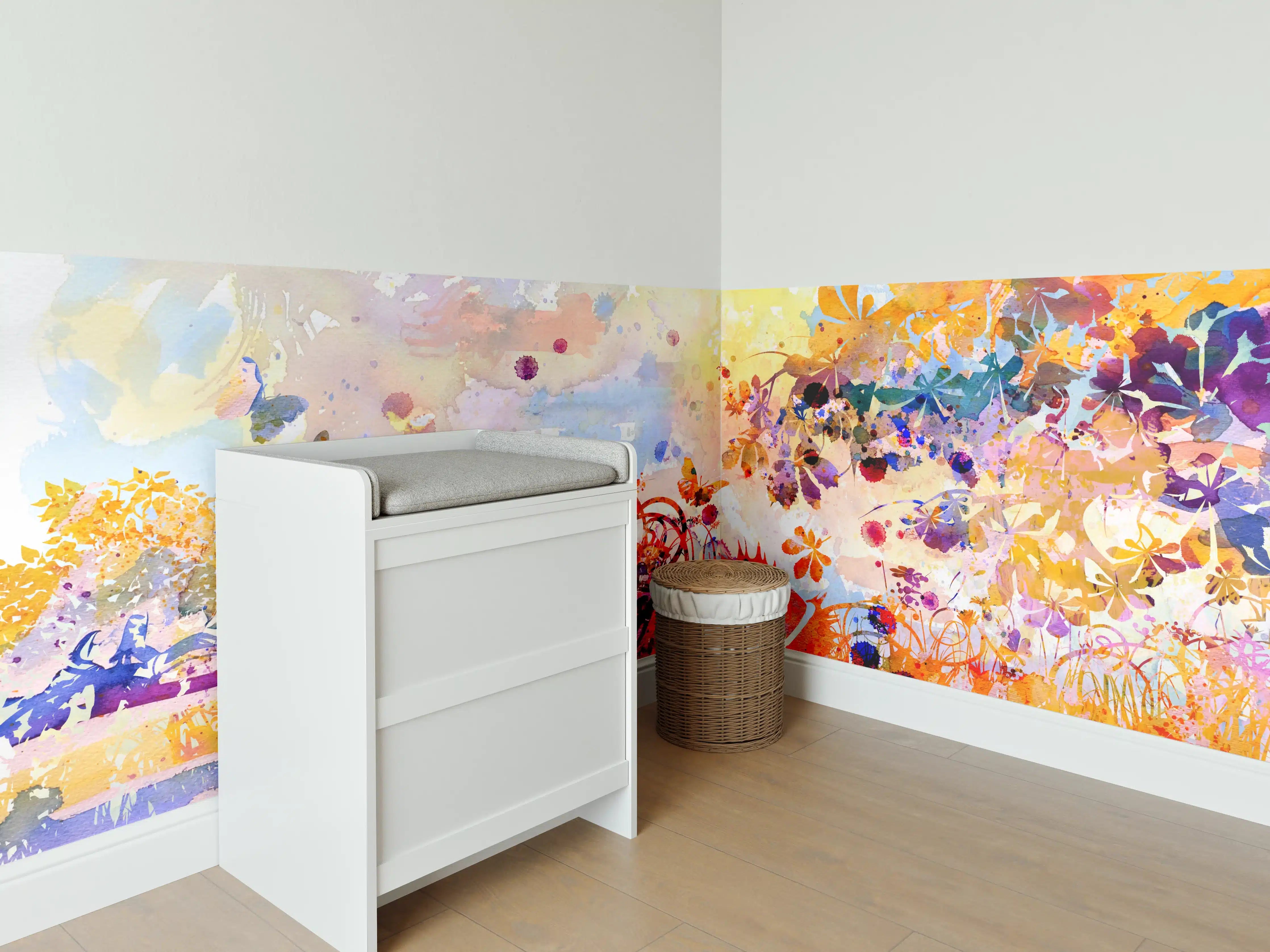 Babyzimmer Wandgestaltung - Abstraktes Aquarell eines Herbstwaldes