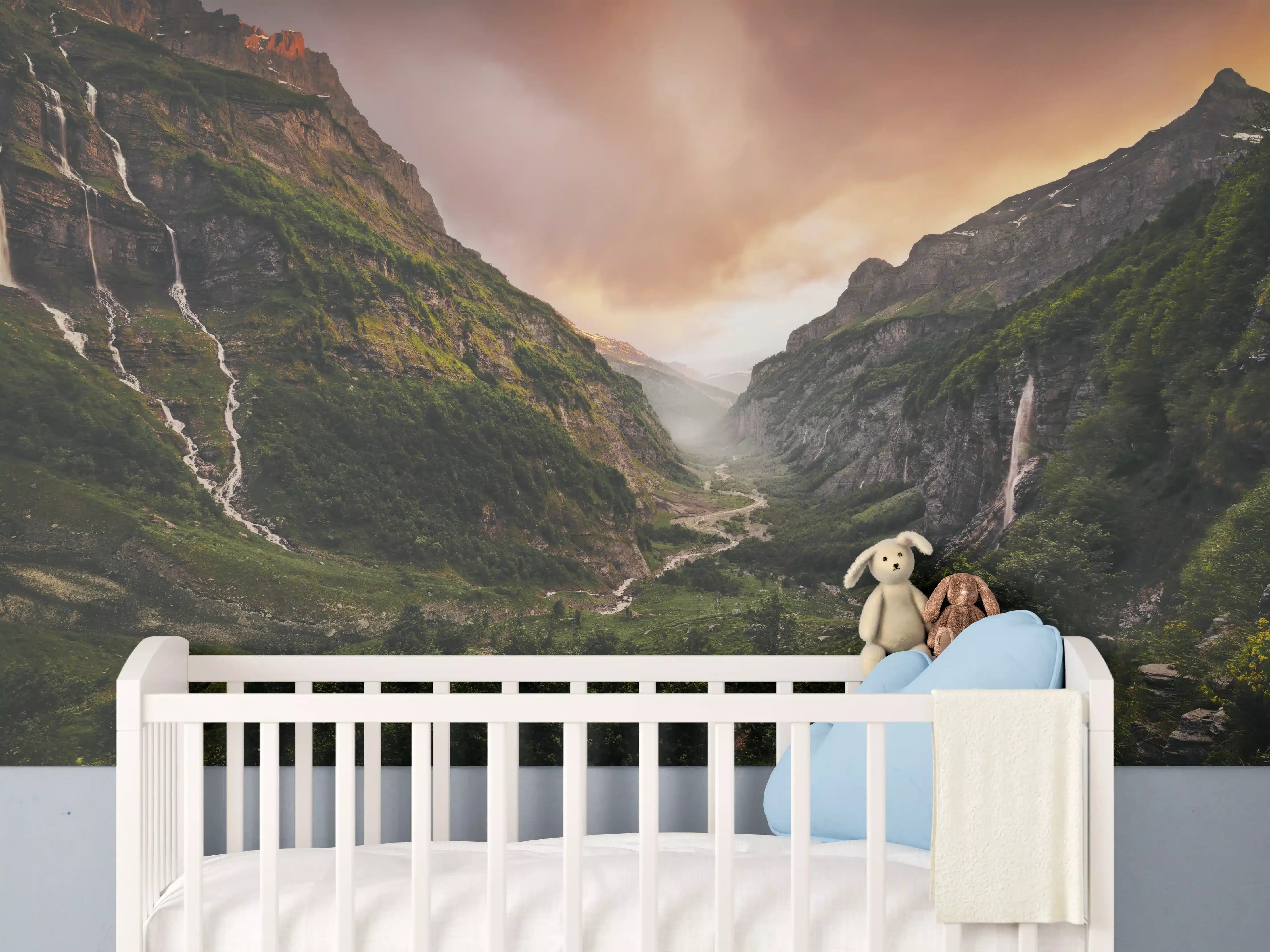 Babyzimmer Wandgestaltung - Alpen Bergsonnenuntergang