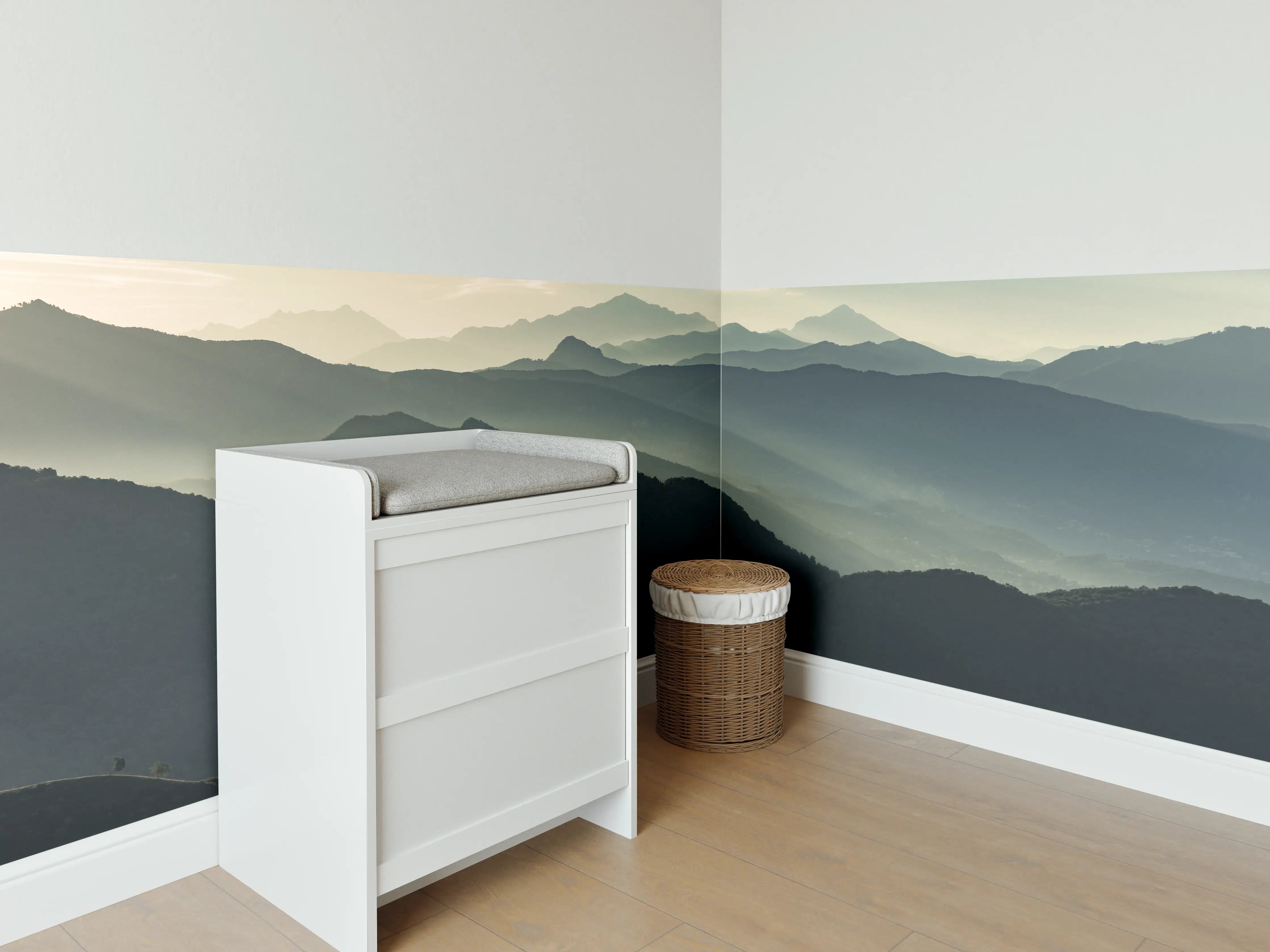 Babyzimmer Wandgestaltung - Alpen Morgenlicht Silhouetten