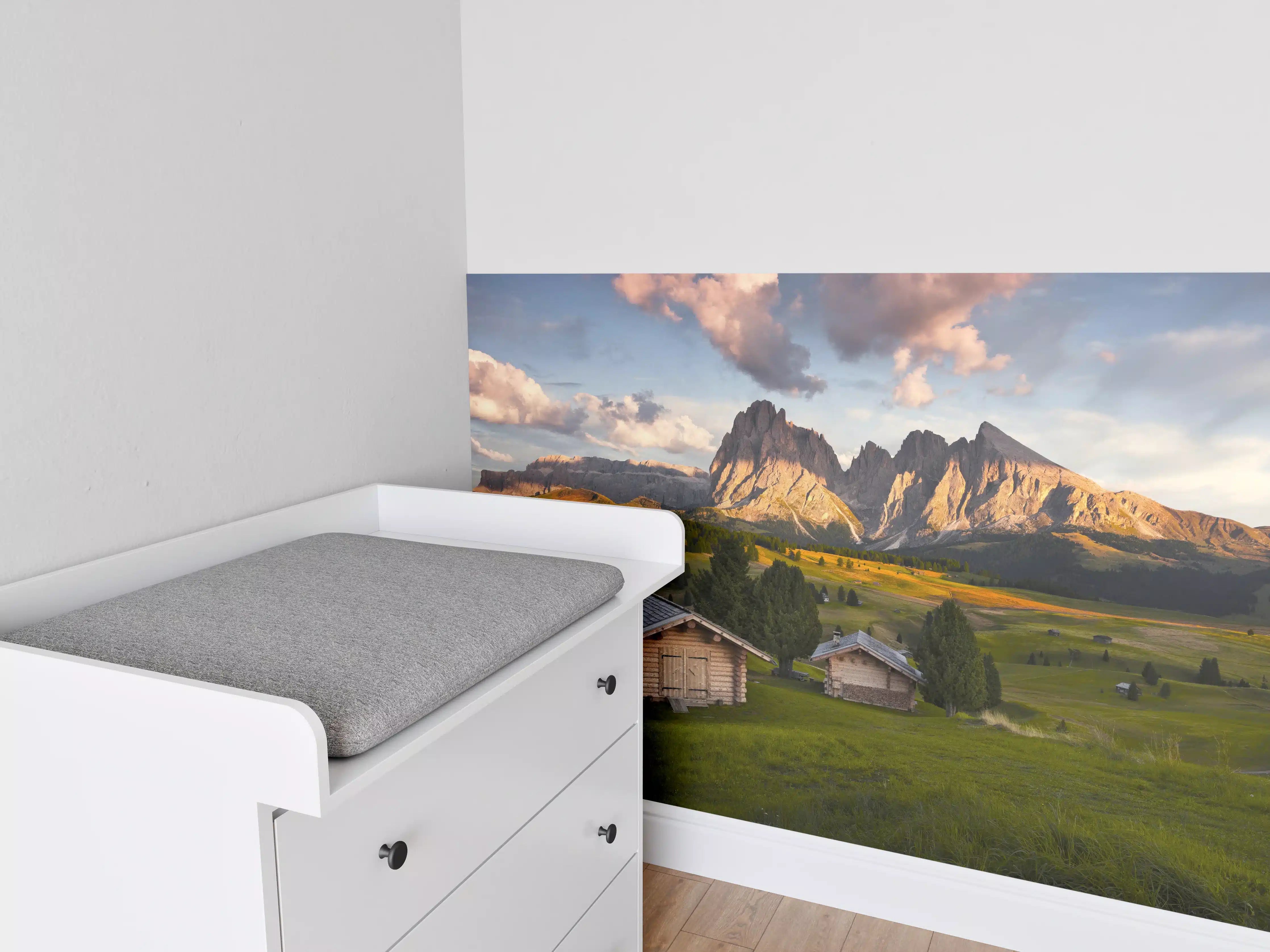 Babyzimmer Wandgestaltung - Alpenhütten Sonnenuntergang Grün