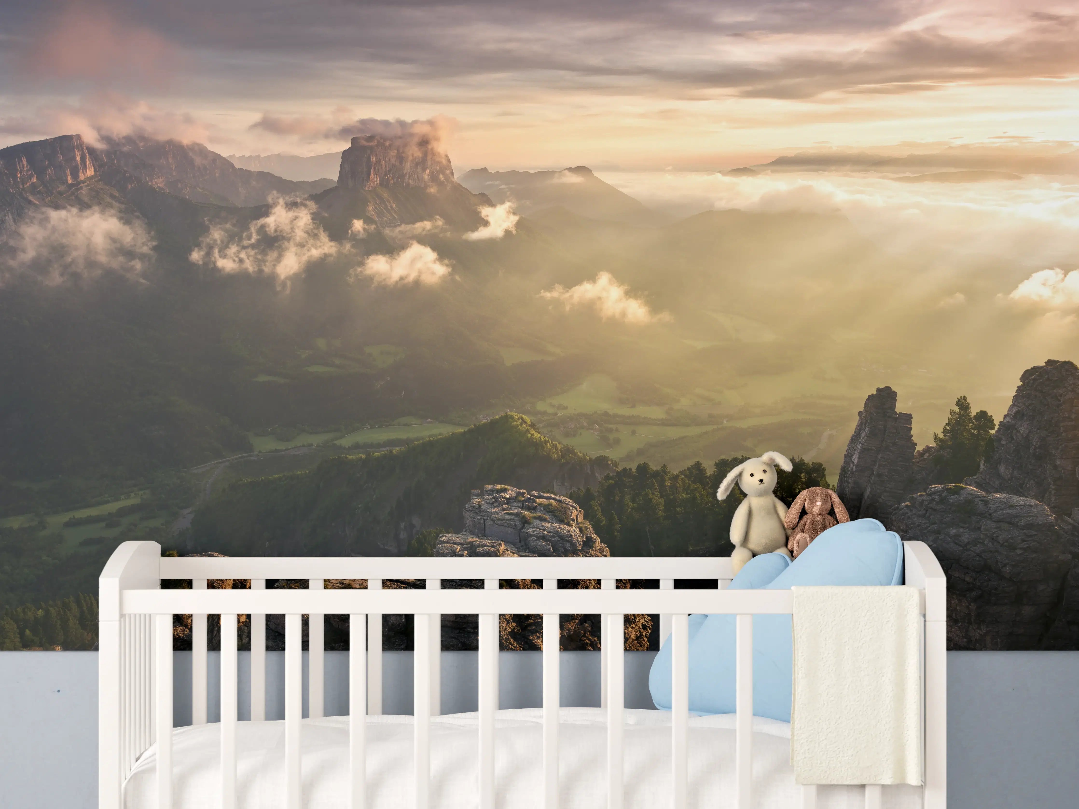 Babyzimmer Wandgestaltung - Alpenlichtspiel bei Morgenröte