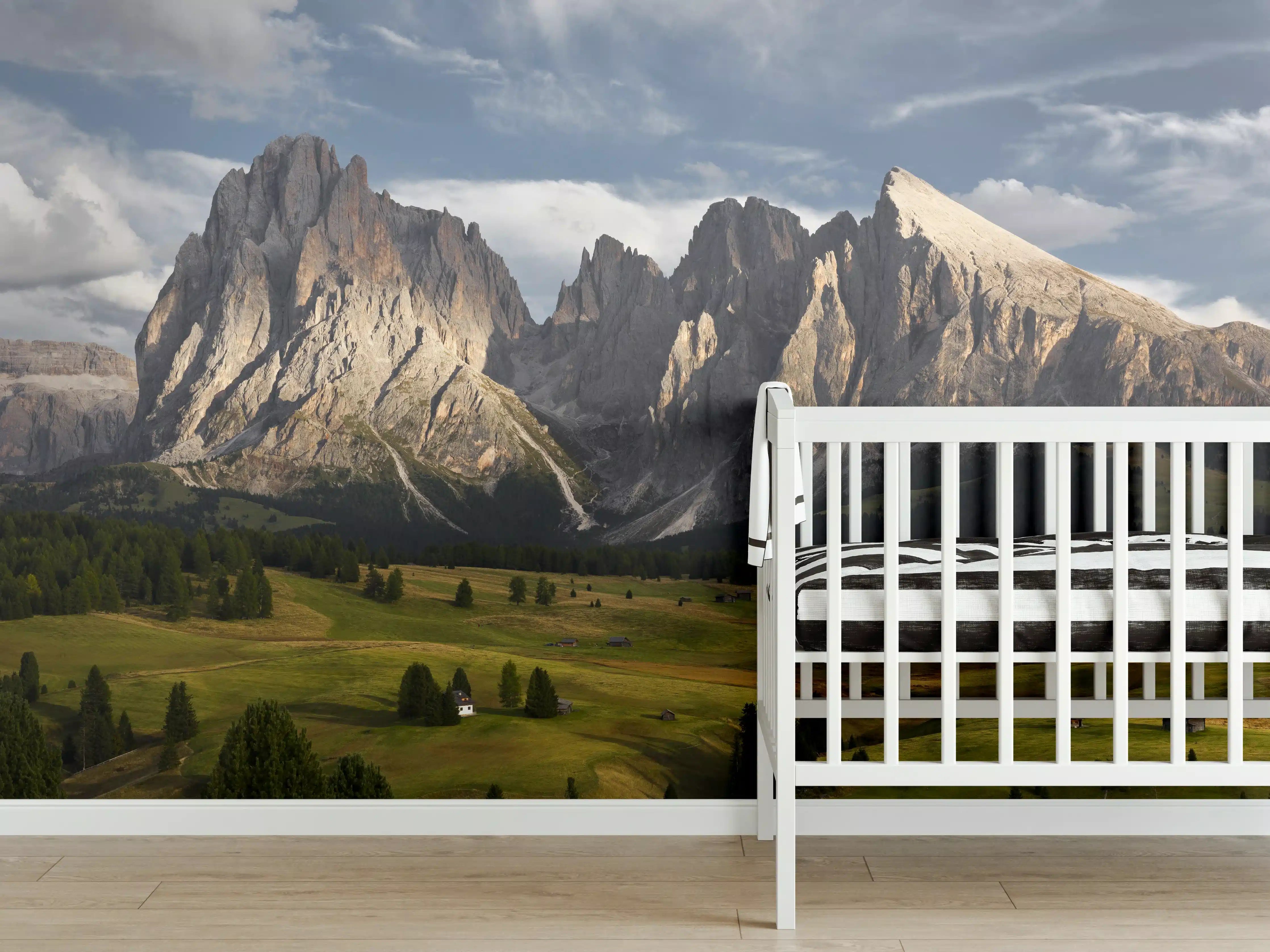 Babyzimmer Wandgestaltung - Alpenpanorama Dolomiten Wiese