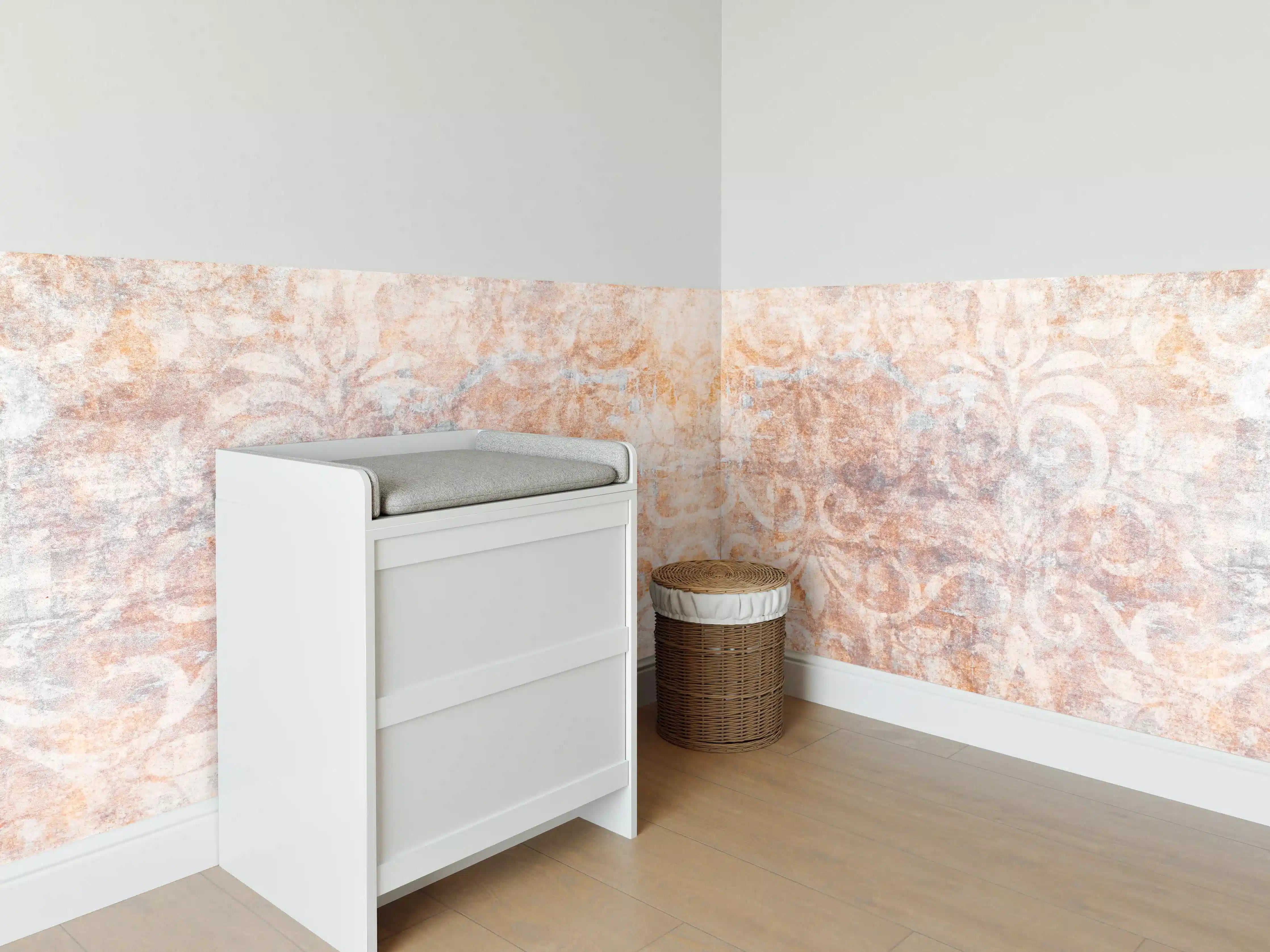 Babyzimmer Wandgestaltung - Alte braun-orange-weiß Fliesenpatchwork