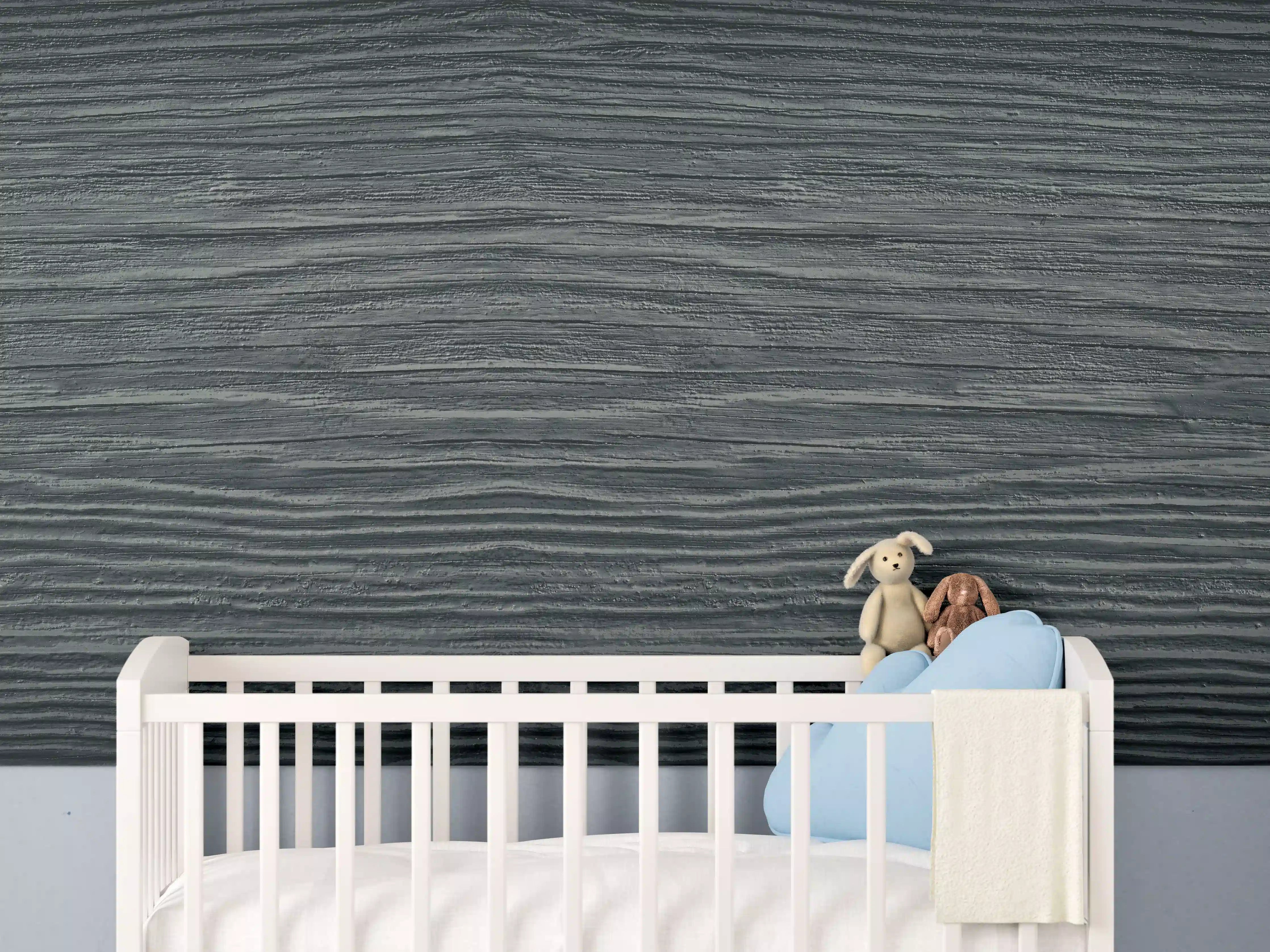 Babyzimmer Wandgestaltung - Alte geknackte schwarz lackiert Massivholz