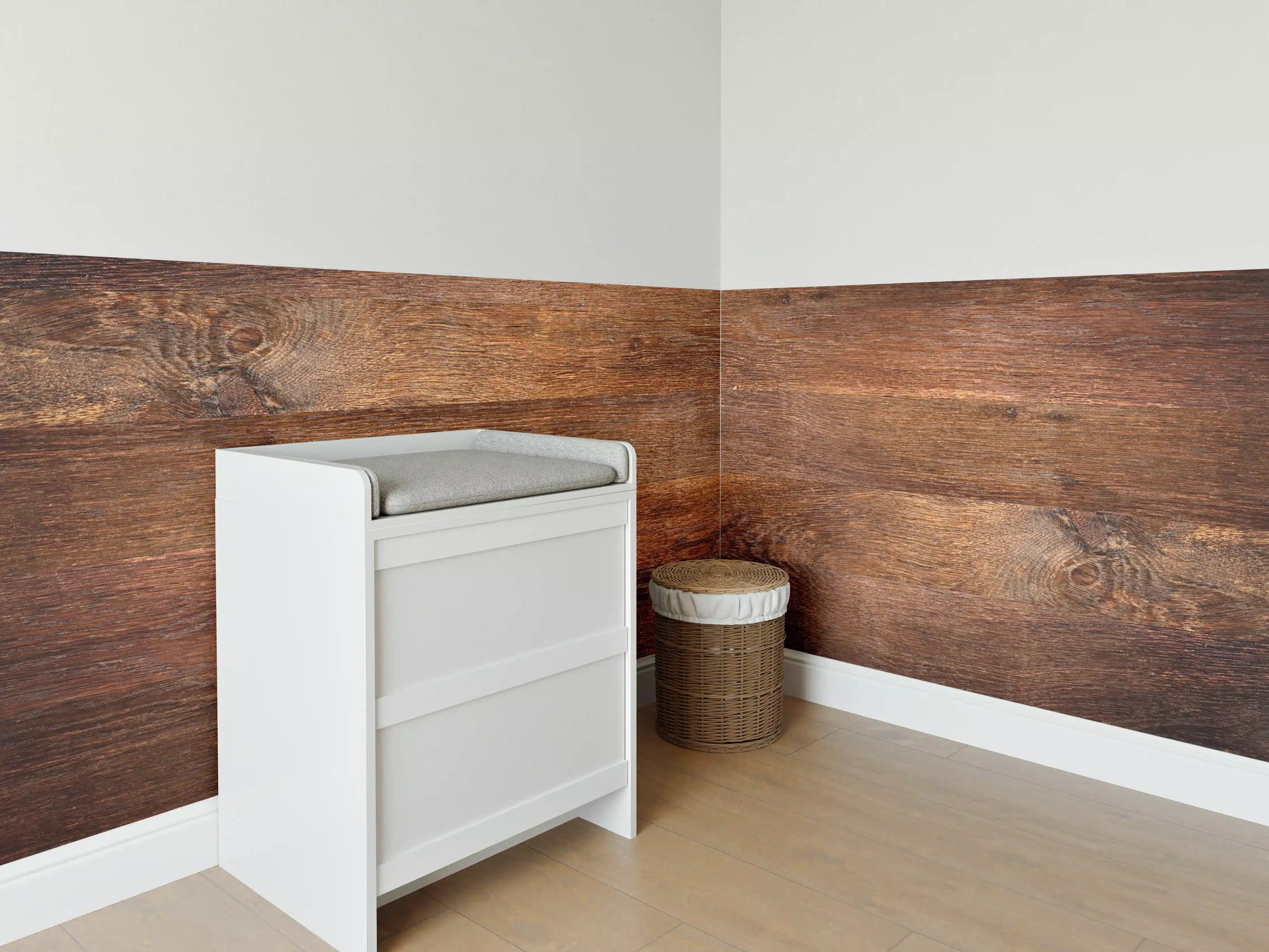 Babyzimmer Wandgestaltung - Altes Eichenholz