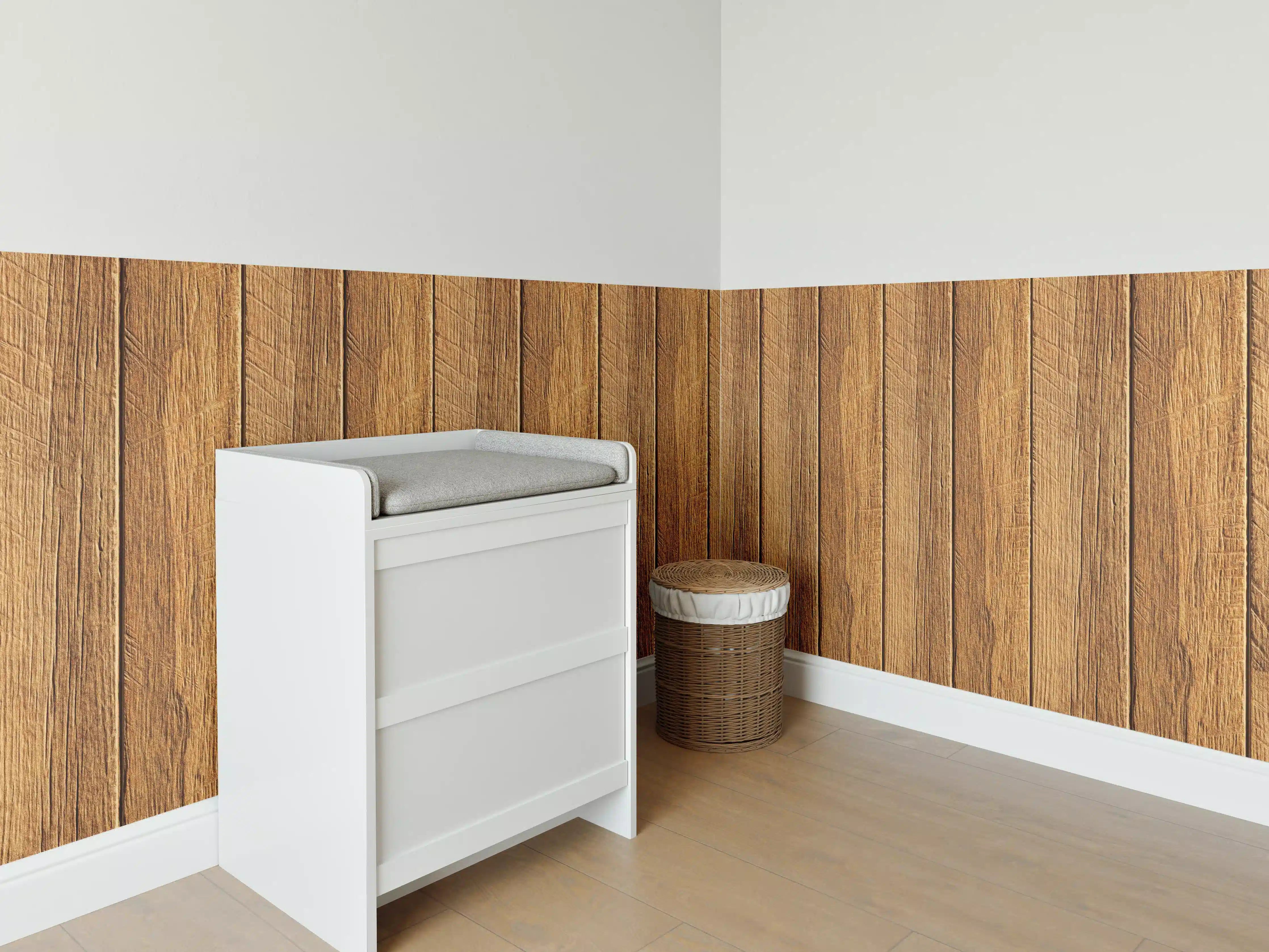 Babyzimmer Wandgestaltung - Aneinandergereihte braune Holzplanken
