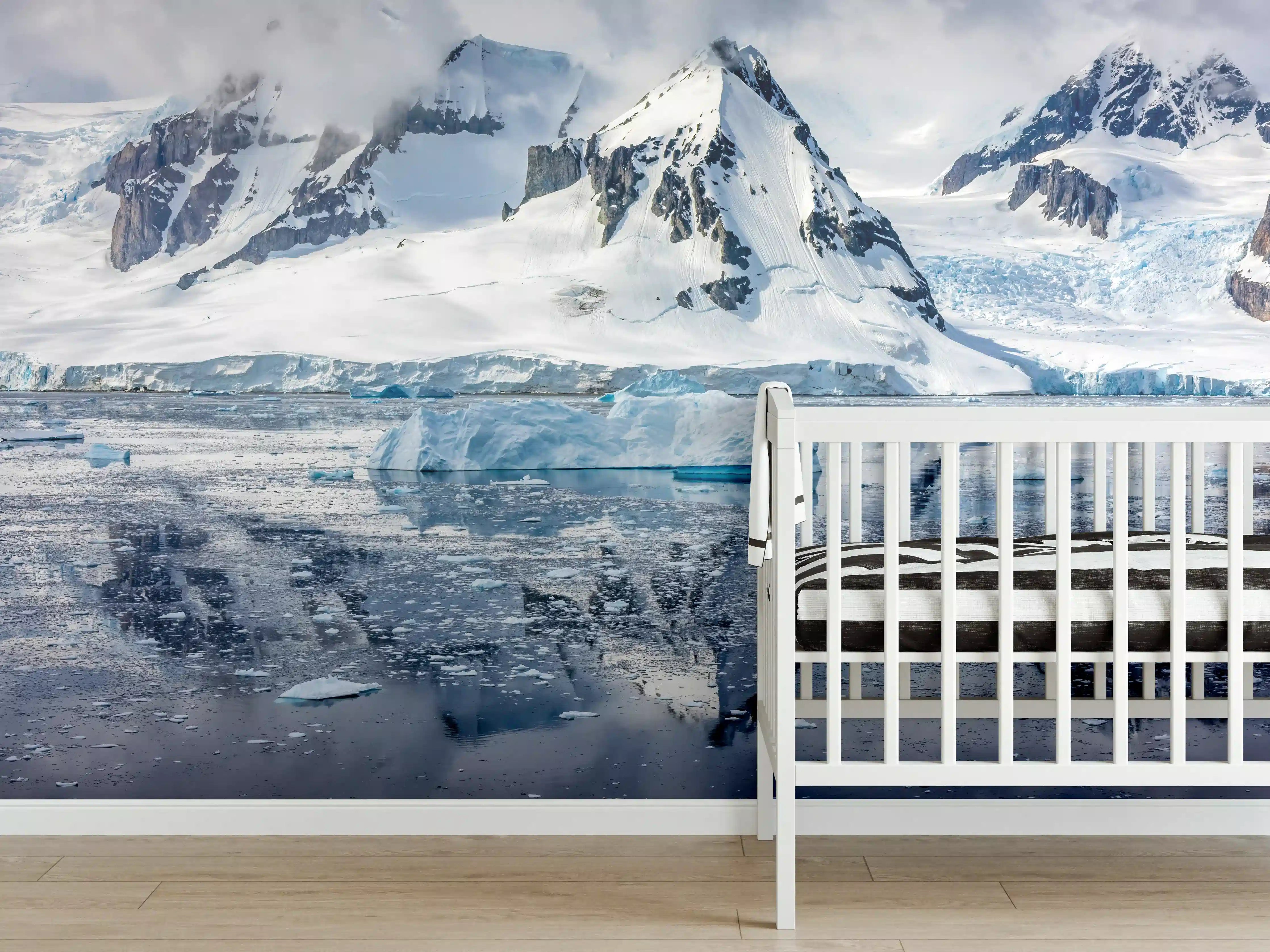 Babyzimmer Wandgestaltung - Antarktische Eisberg-Reflexion