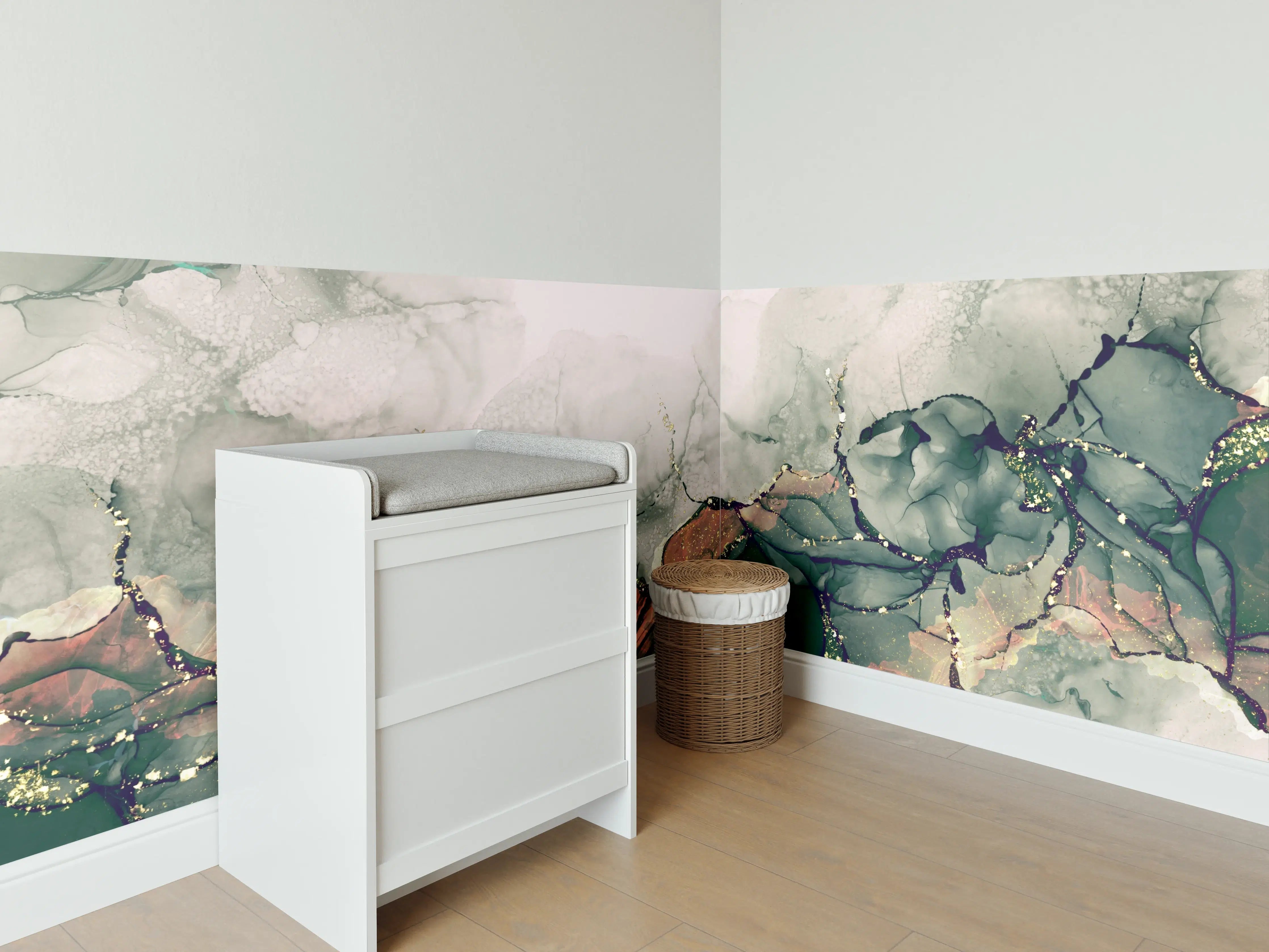 Babyzimmer Wandgestaltung - Aquarellartige Grün- und Beigetöne mit Wasserstruktur
