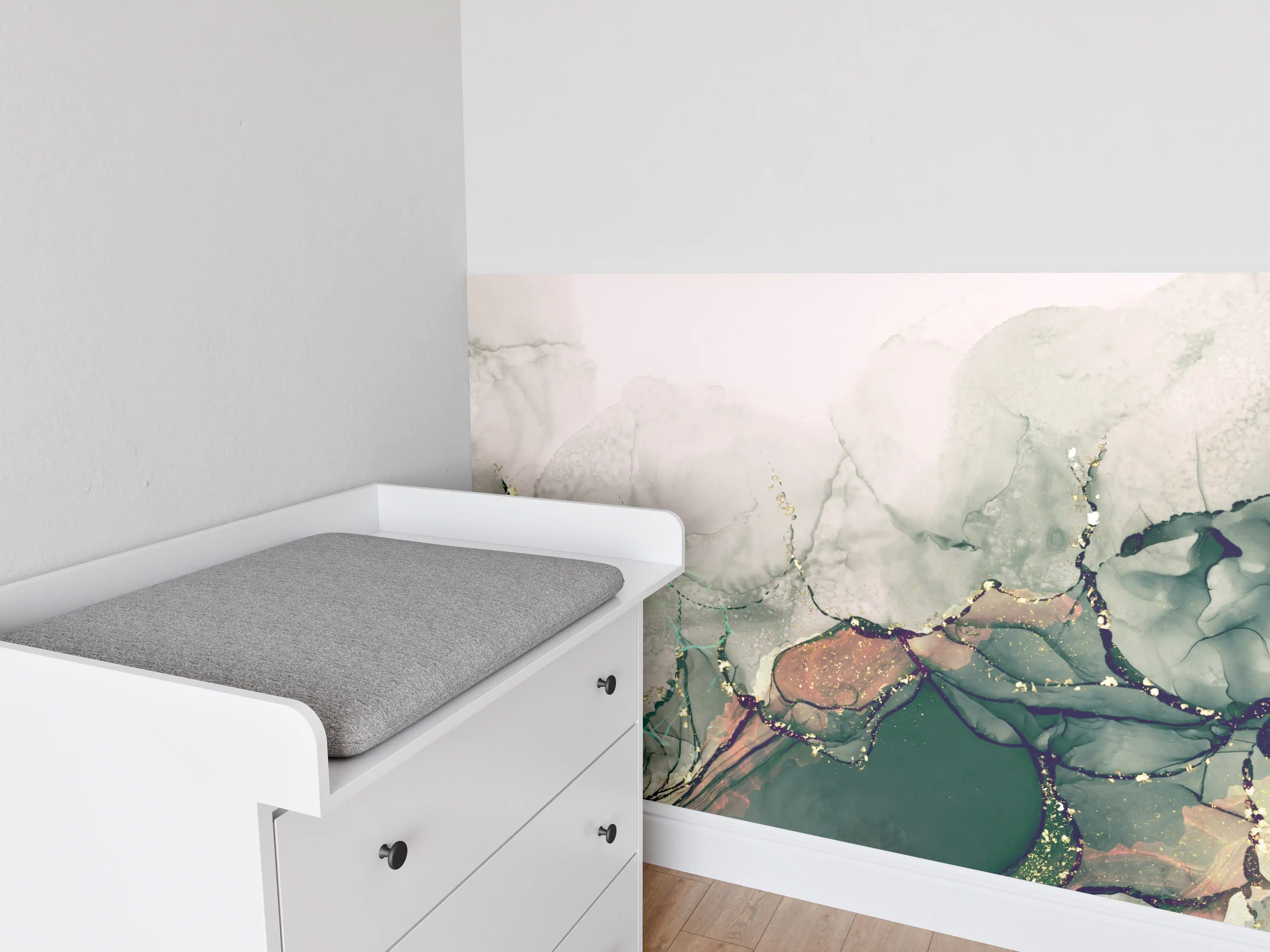 Babyzimmer Wandgestaltung - Aquarellartige Grün- und Beigetöne mit Wasserstruktur