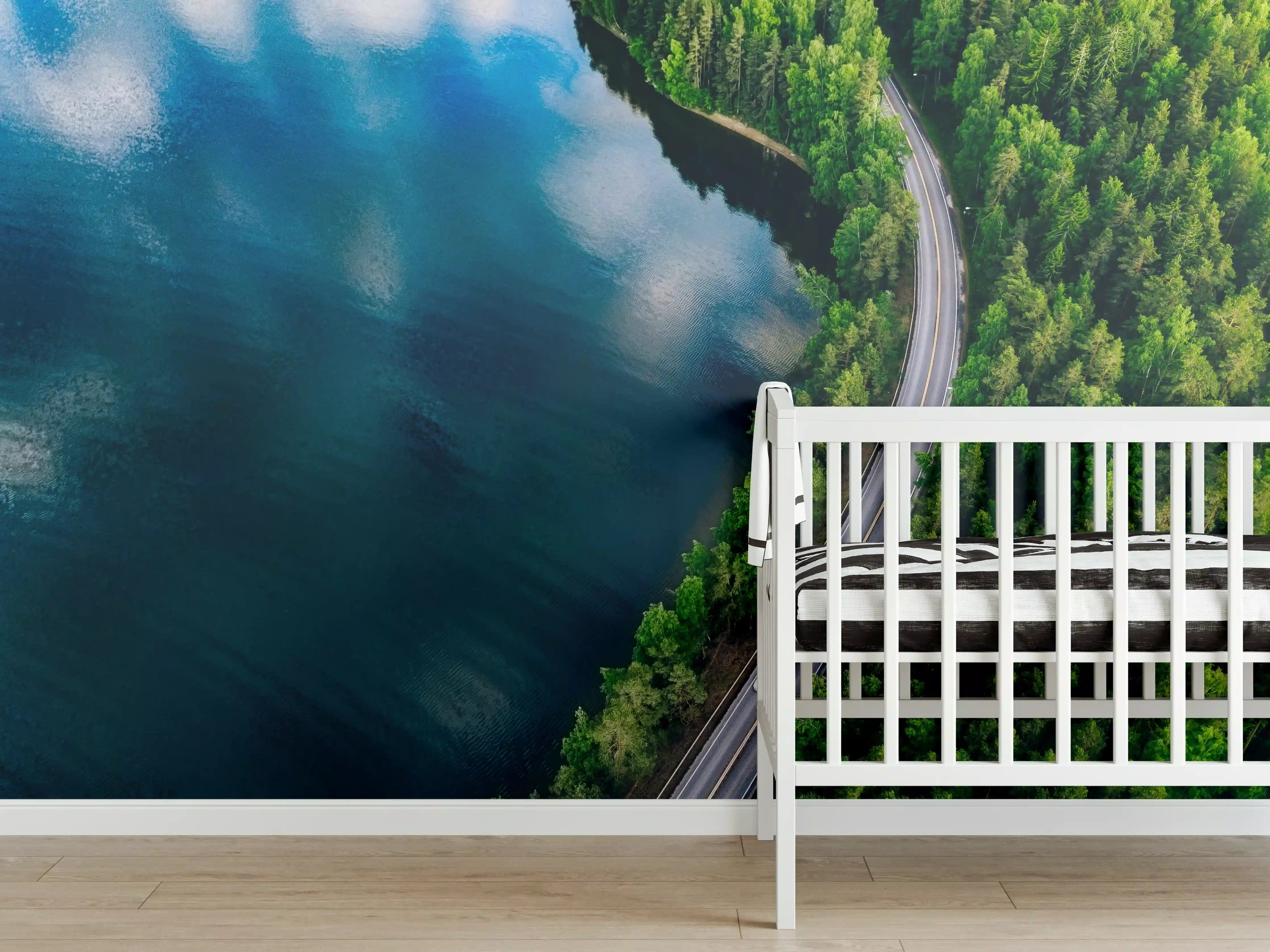 Babyzimmer Wandgestaltung - Atemberaubende Naturaufnahme mit See und Wald