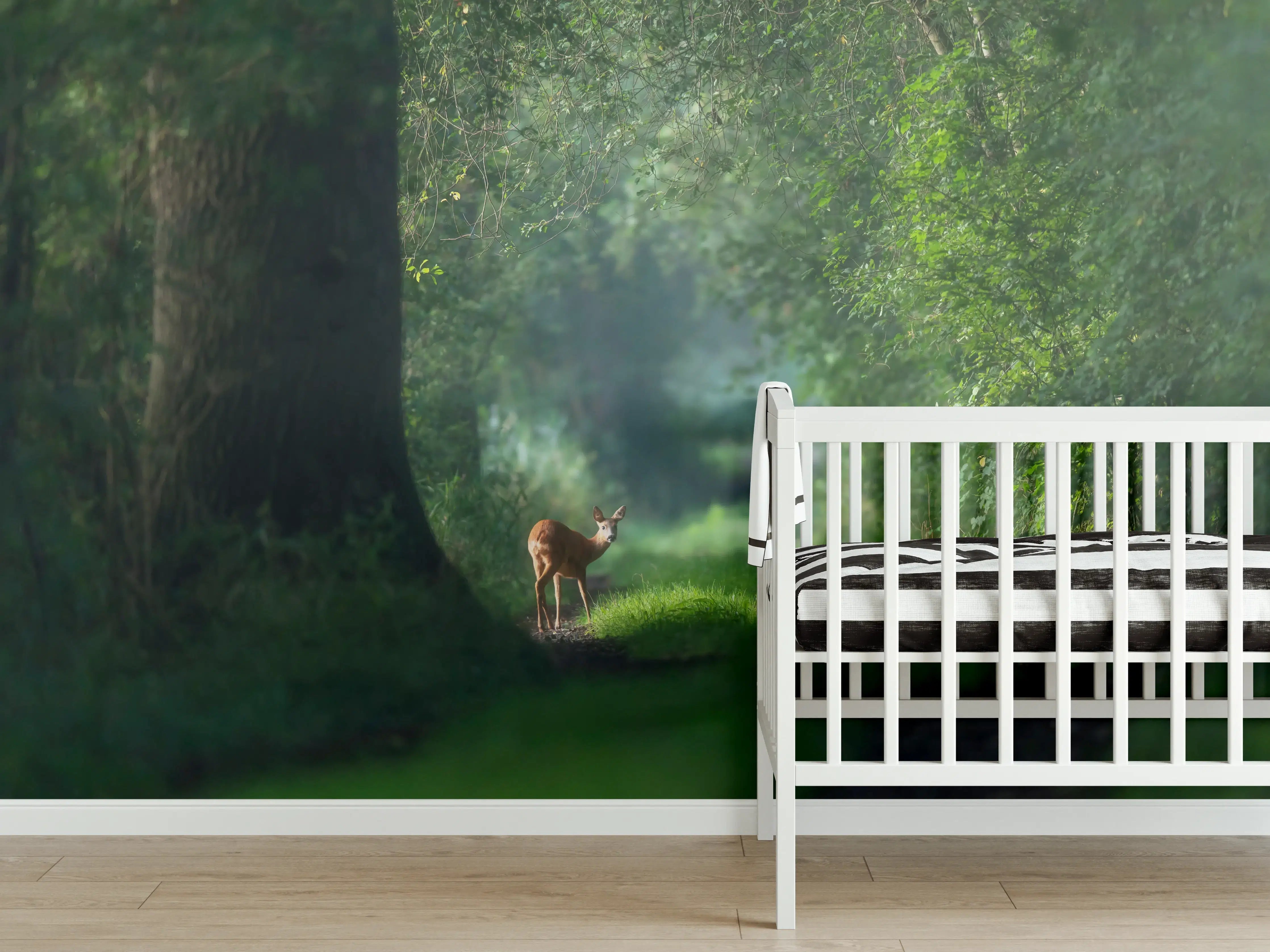 Babyzimmer Wandgestaltung - Aufmerksames Rehwild im Wald