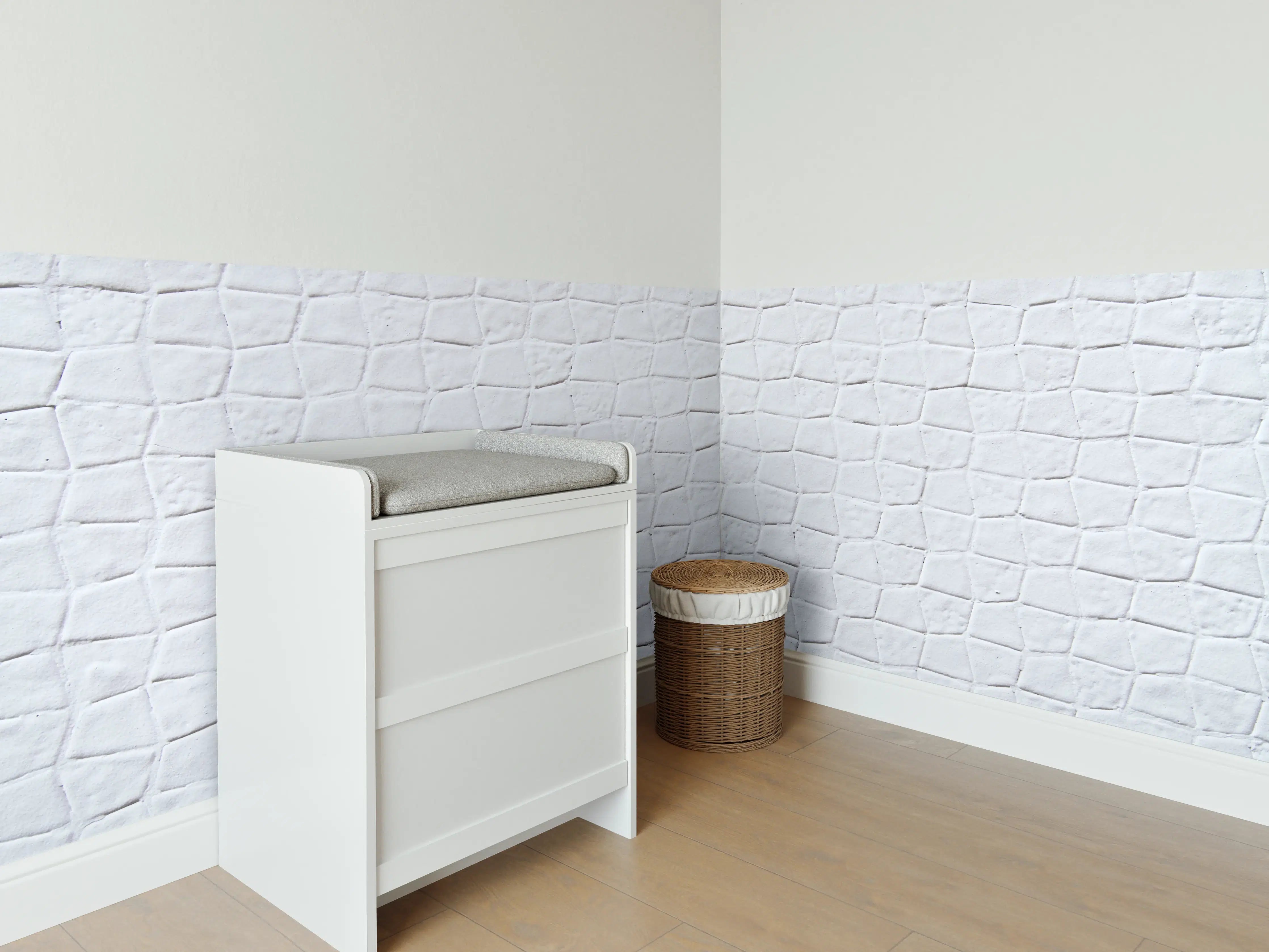 Babyzimmer Wandgestaltung - Backsteinmauertextur mit rissigen Fliesen