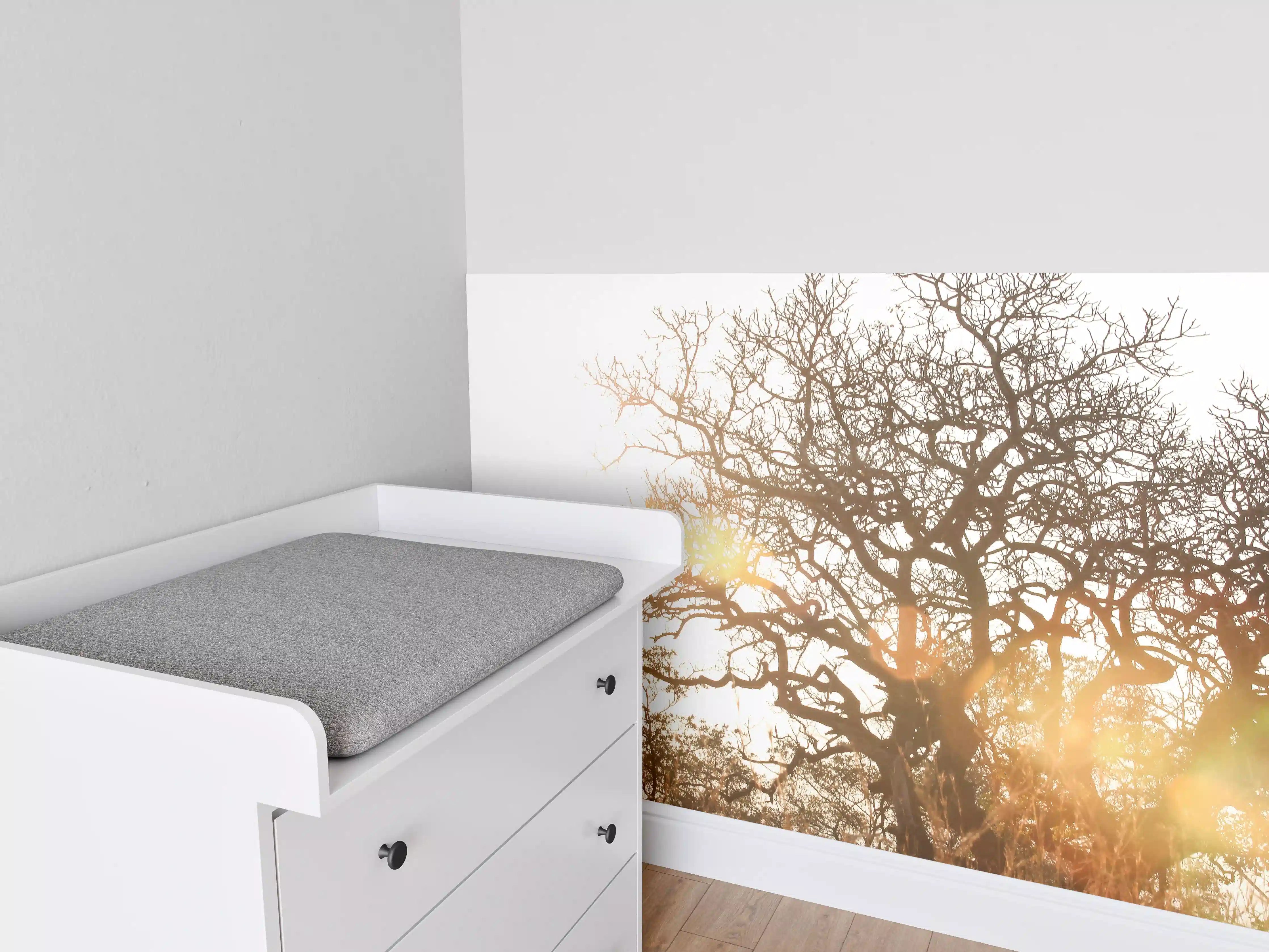 Babyzimmer Wandgestaltung - Baum im Feld