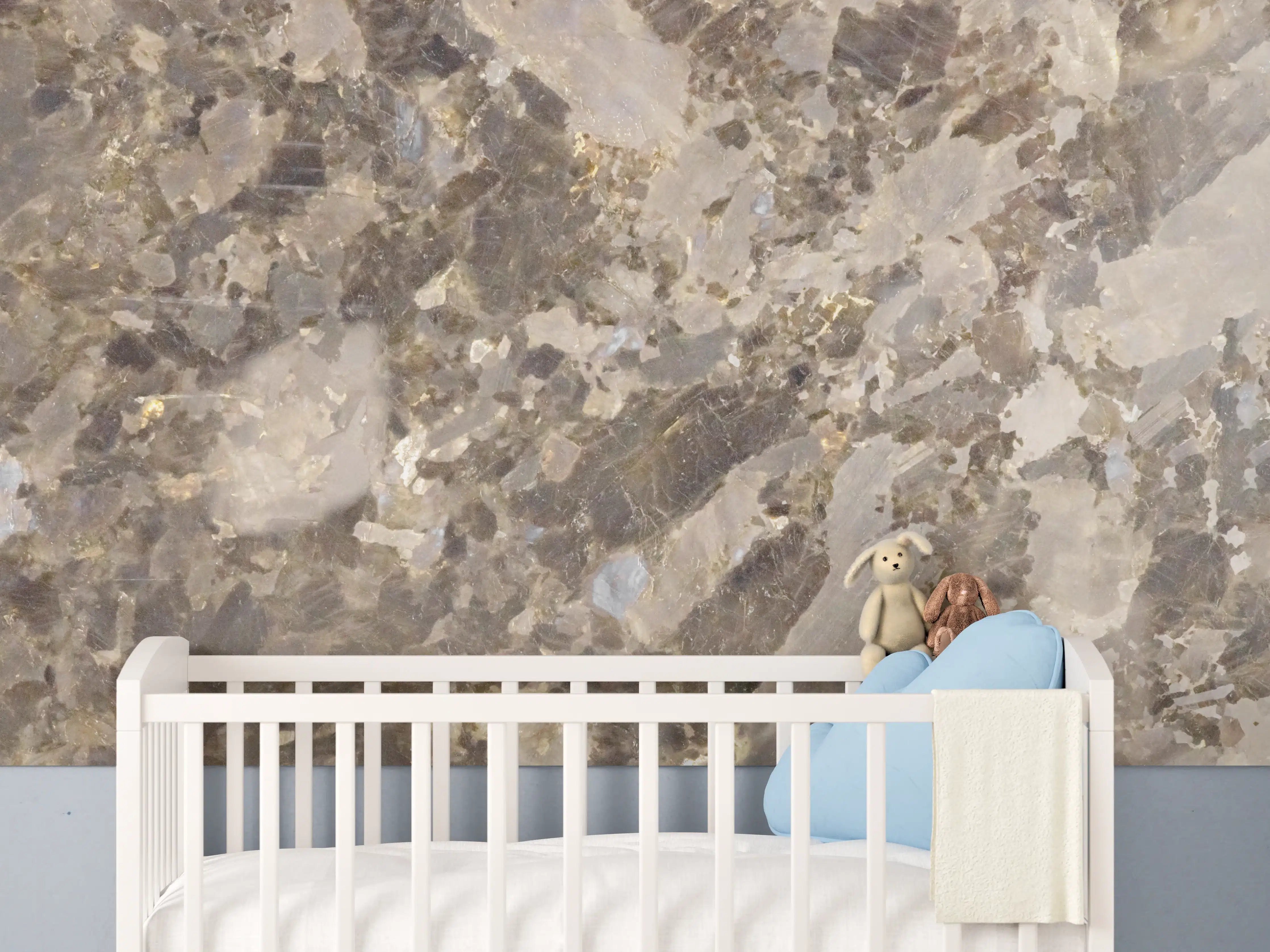 Babyzimmer Wandgestaltung - Beige-braune Marmor-Textur mit goldenen Akzenten