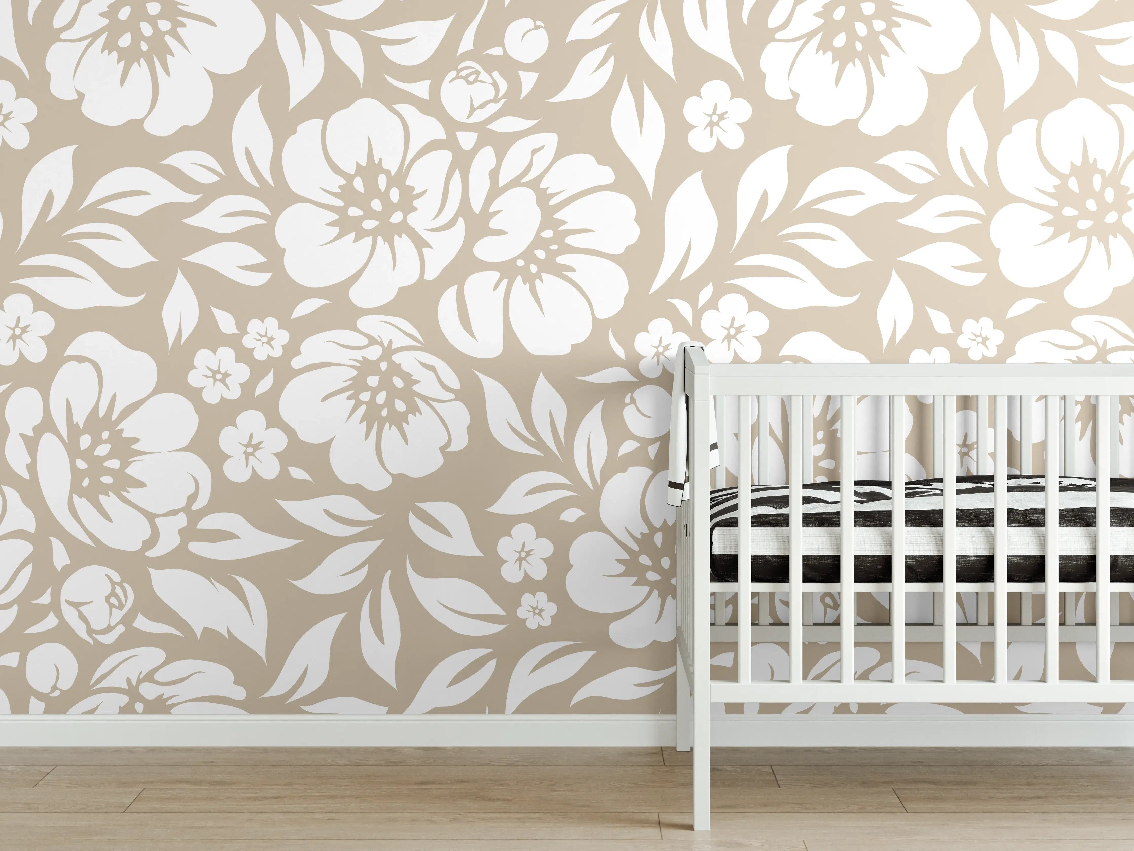 Babyzimmer Wandgestaltung - Beige-weiße Blumengestaltung mit floralem Muster
