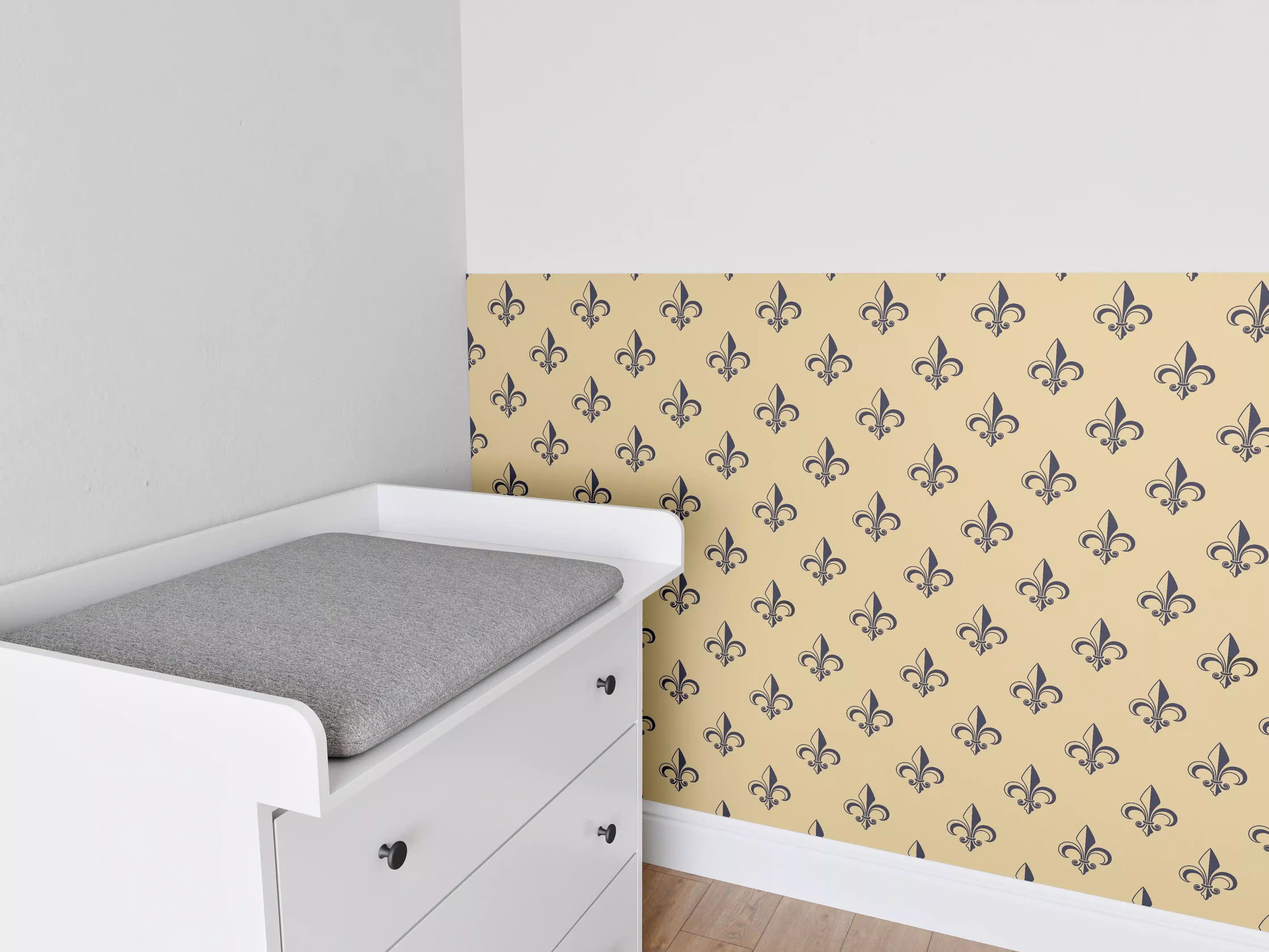 Babyzimmer Wandgestaltung - Beiges Fleur-de-Lis Muster