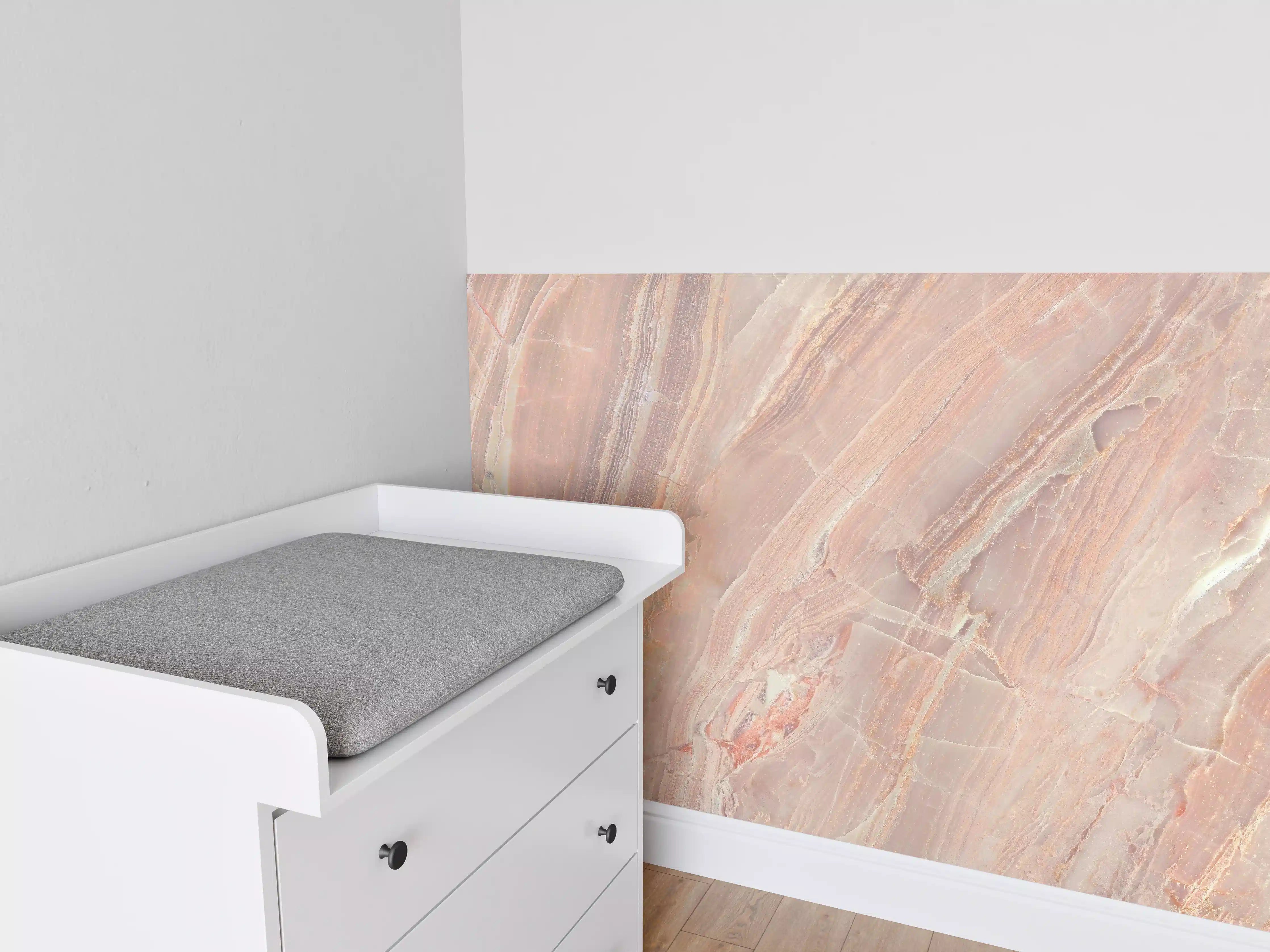 Babyzimmer Wandgestaltung - Beiges Marmor Design - Nahaufnahme