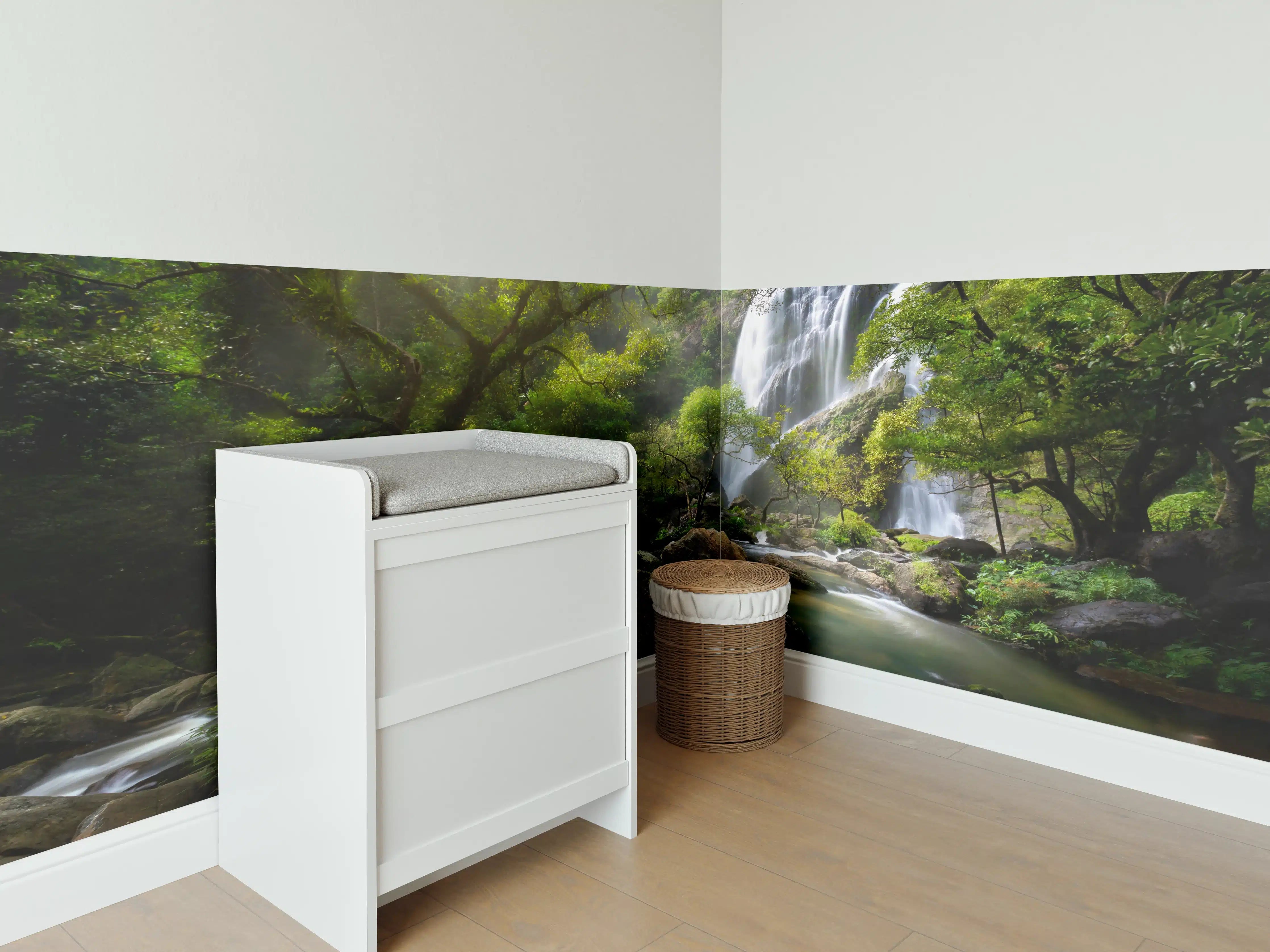 Babyzimmer Wandgestaltung - Bergbach und Wasserfall in Thailand
